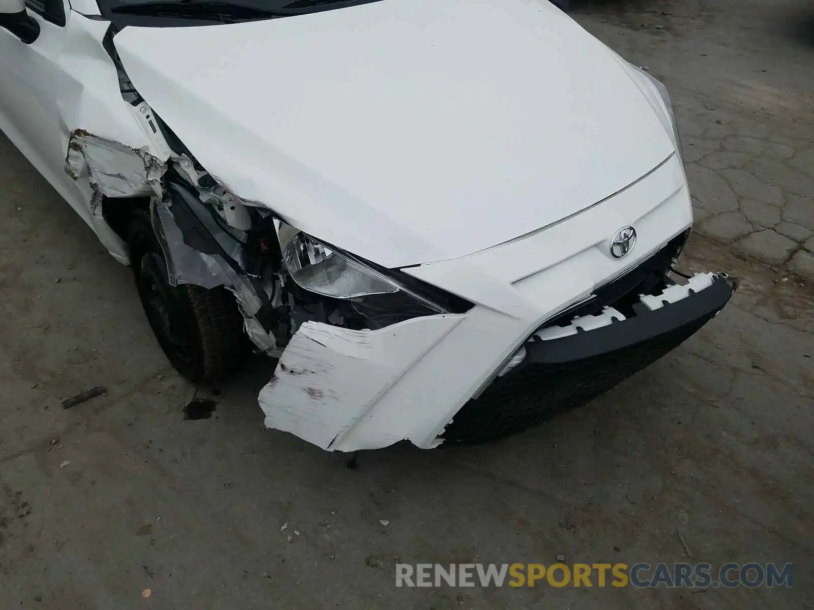 9 Photograph of a damaged car 3MYDLBYV6KY503157 TOYOTA YARIS 2019