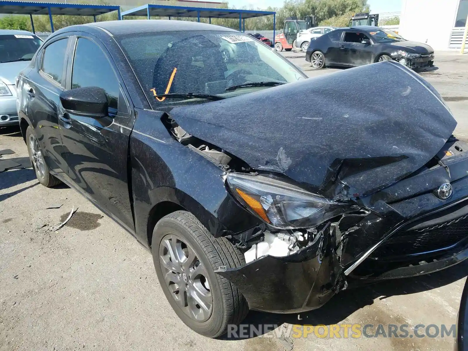 1 Photograph of a damaged car 3MYDLBYV6KY503708 TOYOTA YARIS 2019