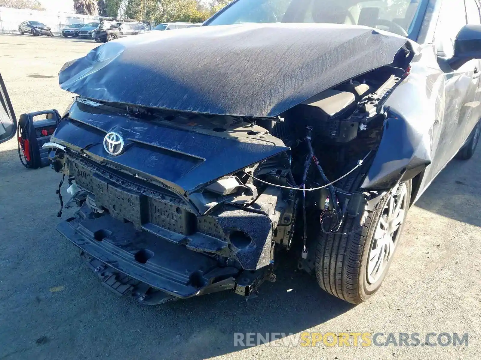 9 Photograph of a damaged car 3MYDLBYV6KY503823 TOYOTA YARIS 2019