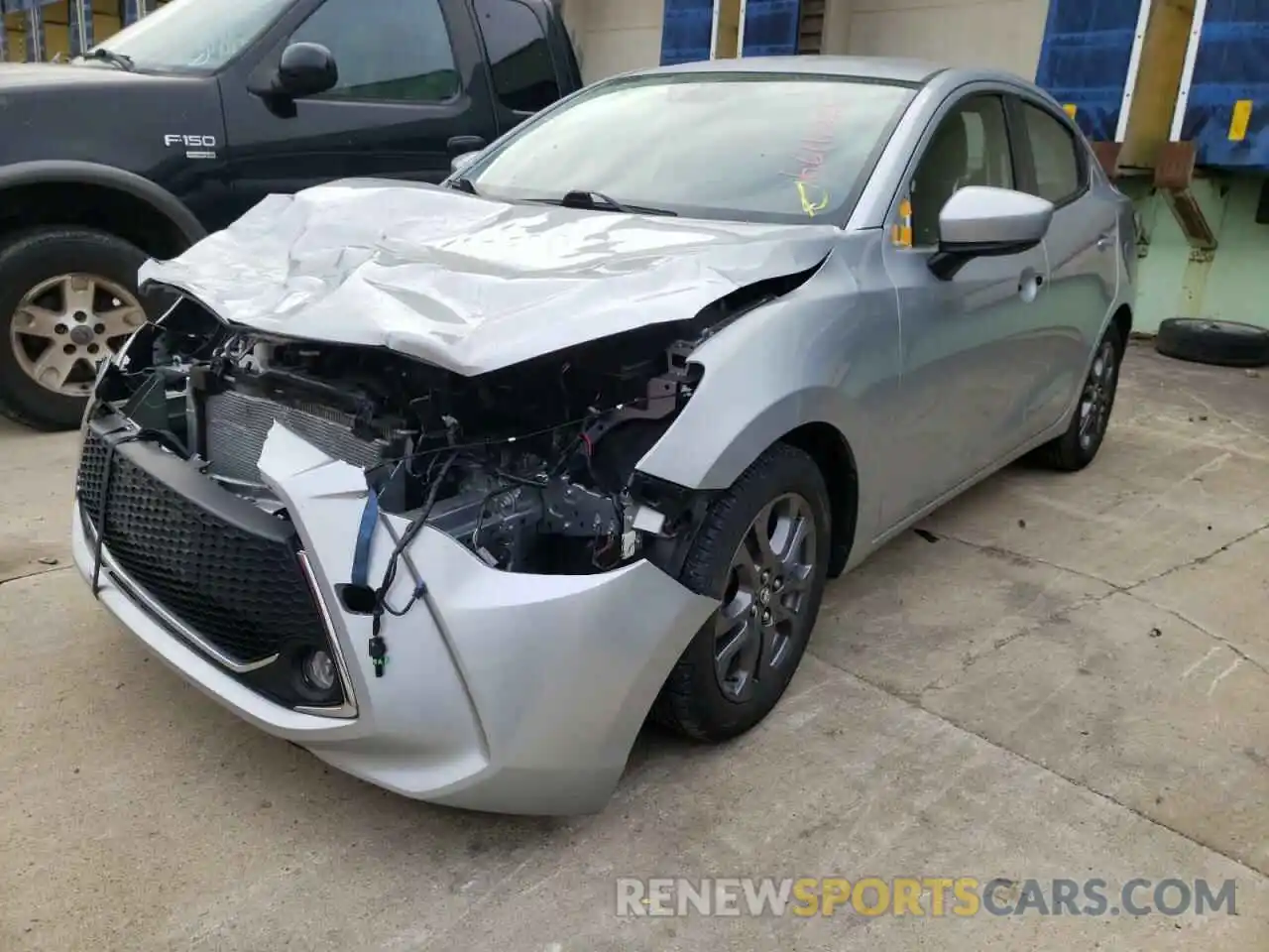 2 Photograph of a damaged car 3MYDLBYV6KY508746 TOYOTA YARIS 2019