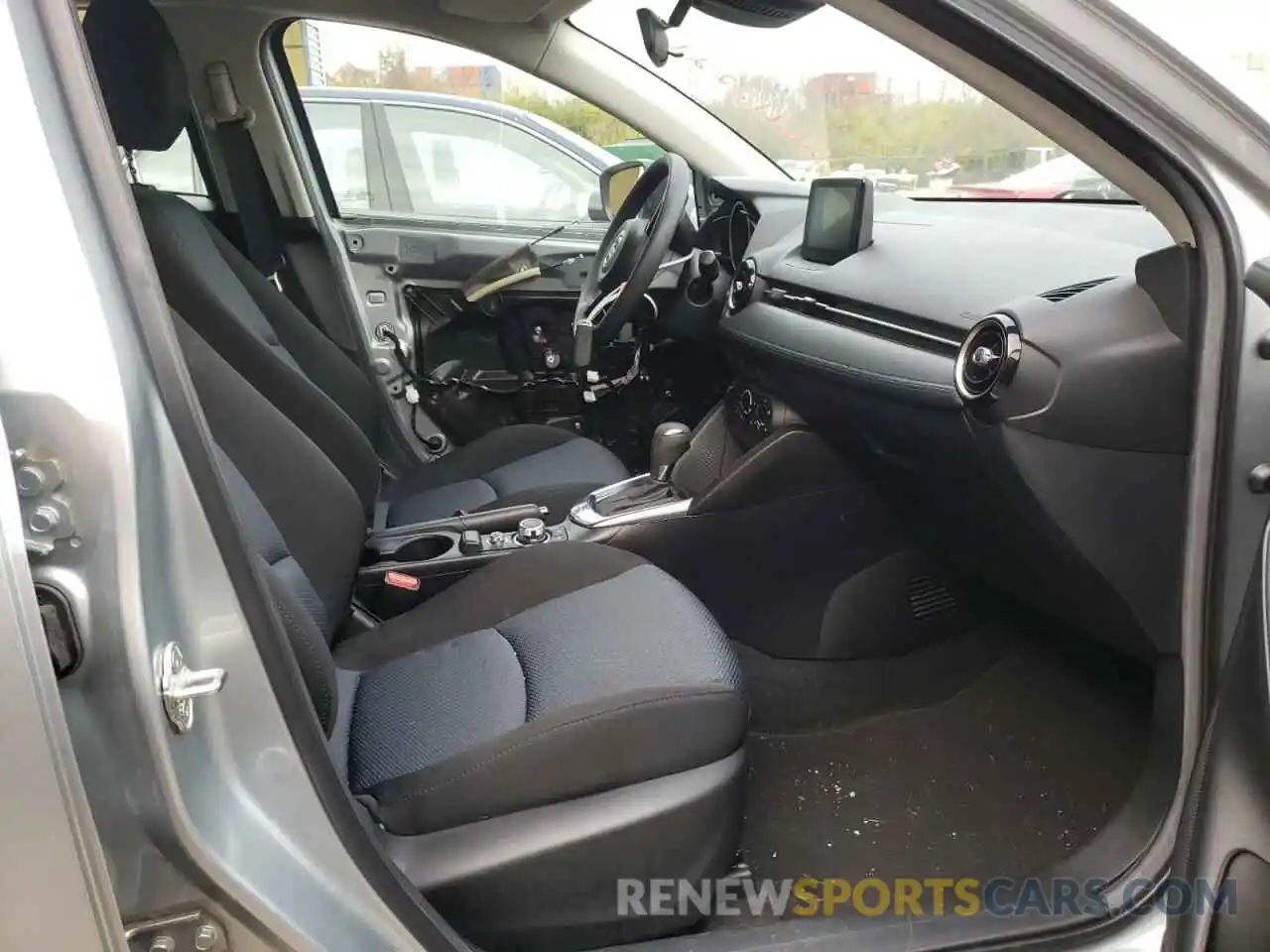 5 Photograph of a damaged car 3MYDLBYV6KY508746 TOYOTA YARIS 2019