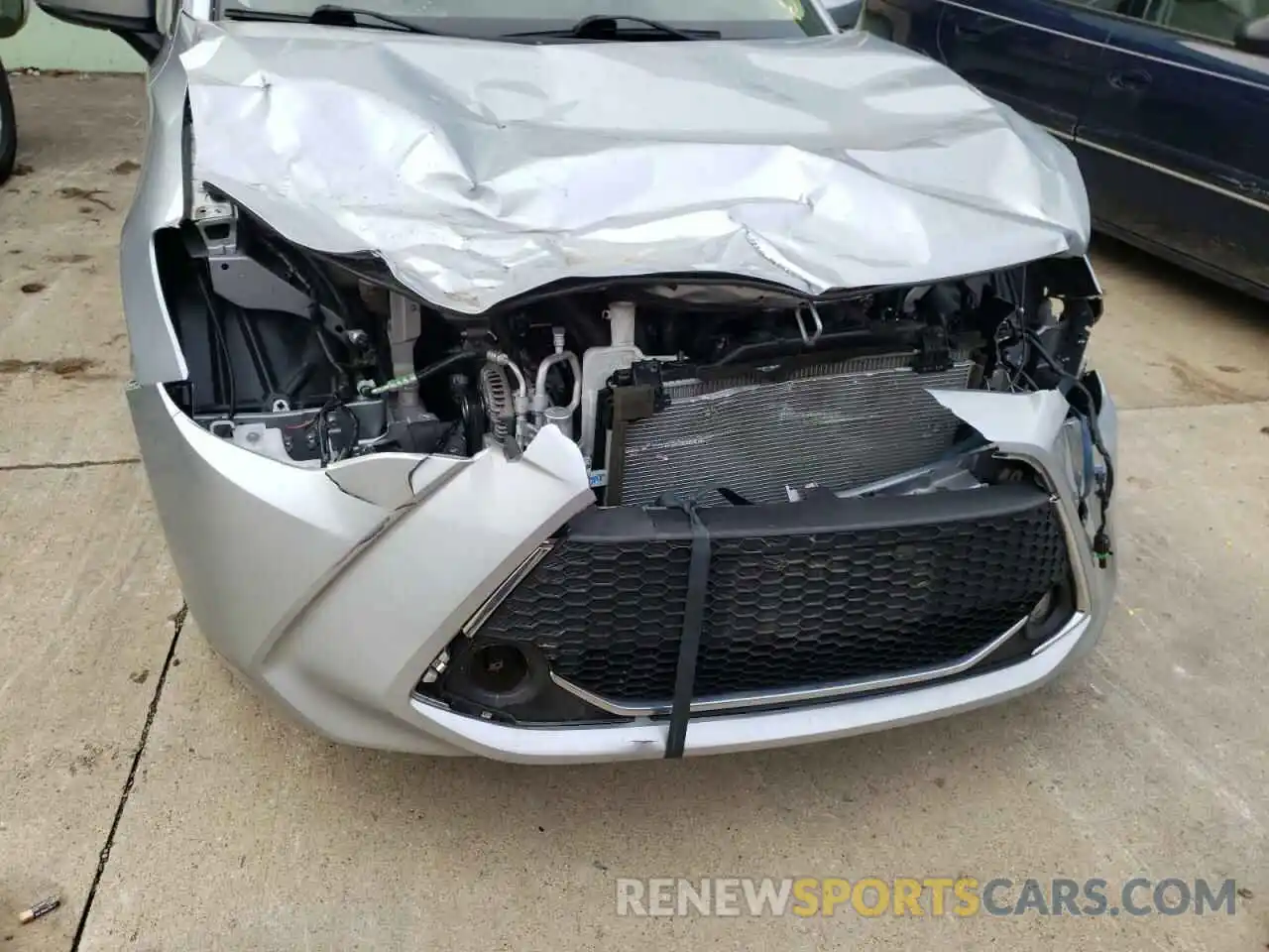 9 Photograph of a damaged car 3MYDLBYV6KY508746 TOYOTA YARIS 2019