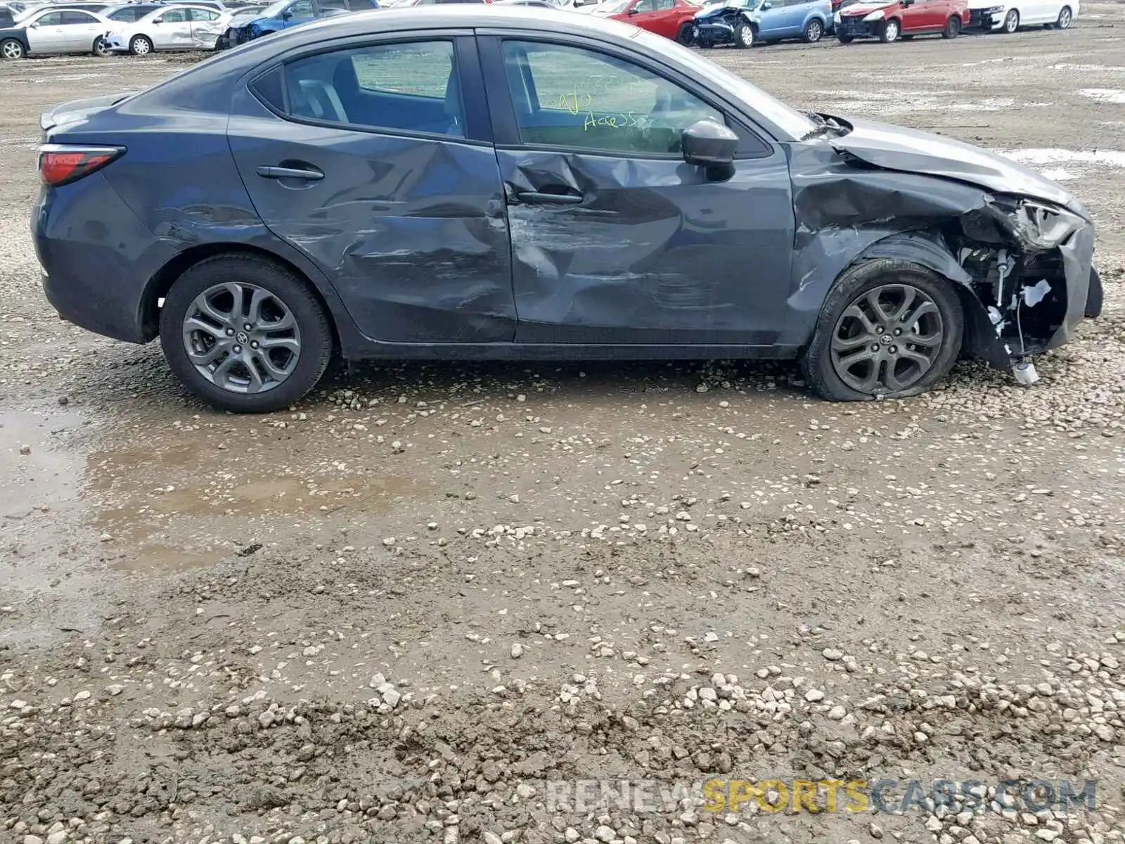 9 Photograph of a damaged car 3MYDLBYV6KY509654 TOYOTA YARIS 2019