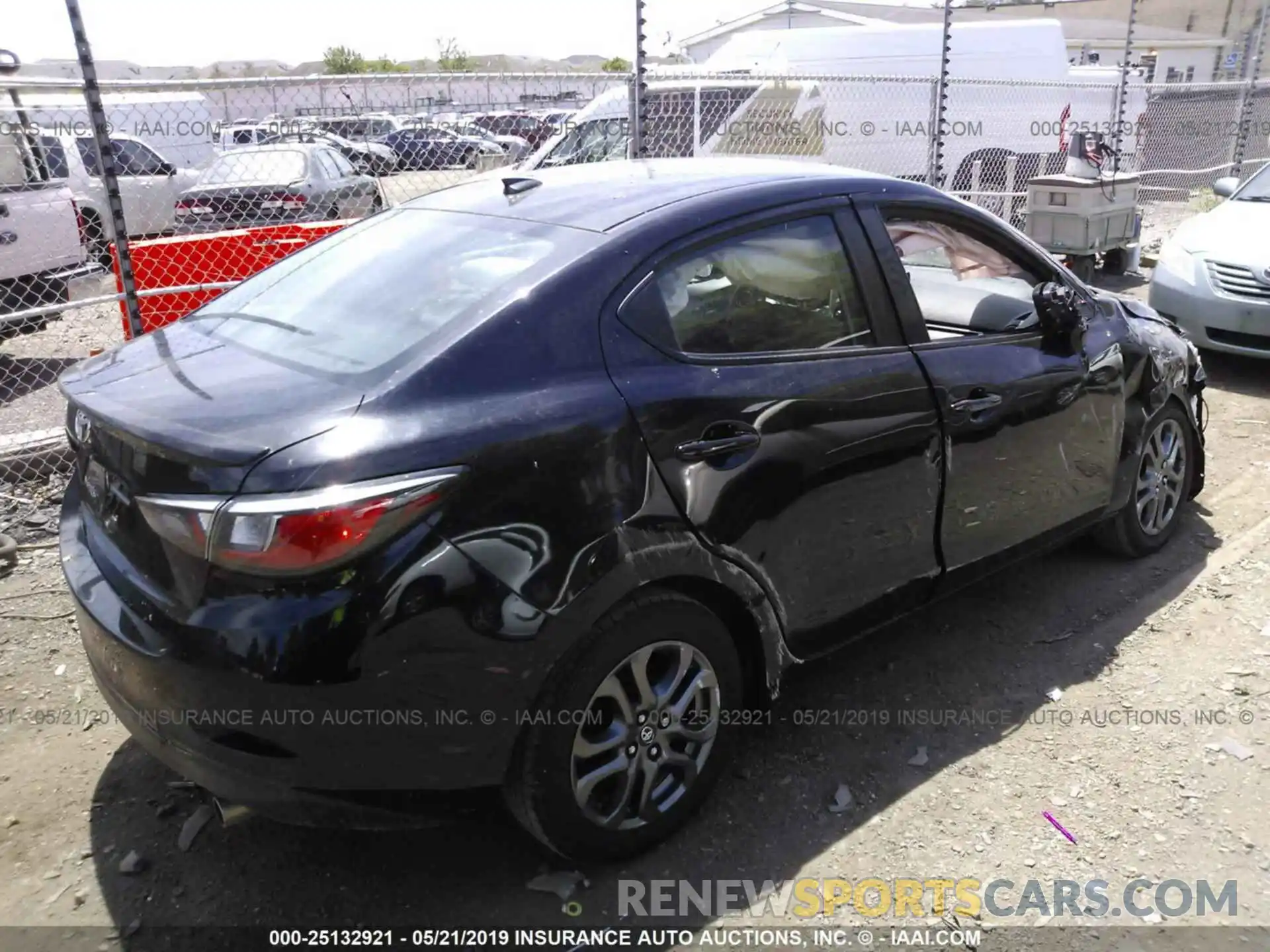 4 Photograph of a damaged car 3MYDLBYV6KY510271 TOYOTA YARIS 2019