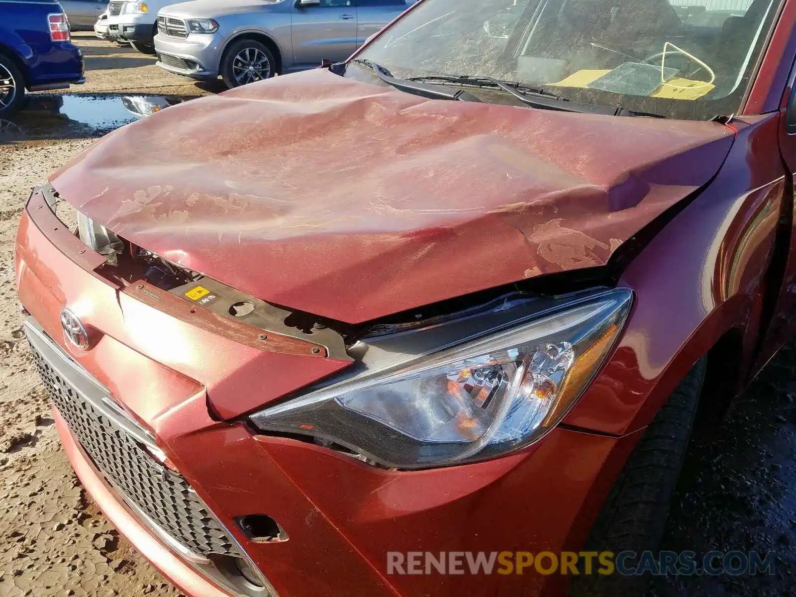 9 Photograph of a damaged car 3MYDLBYV6KY510495 TOYOTA YARIS 2019