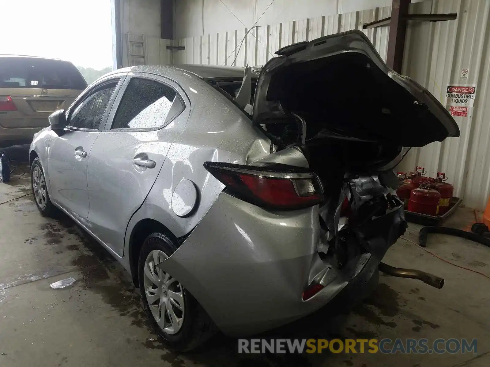 3 Photograph of a damaged car 3MYDLBYV6KY510819 TOYOTA YARIS 2019