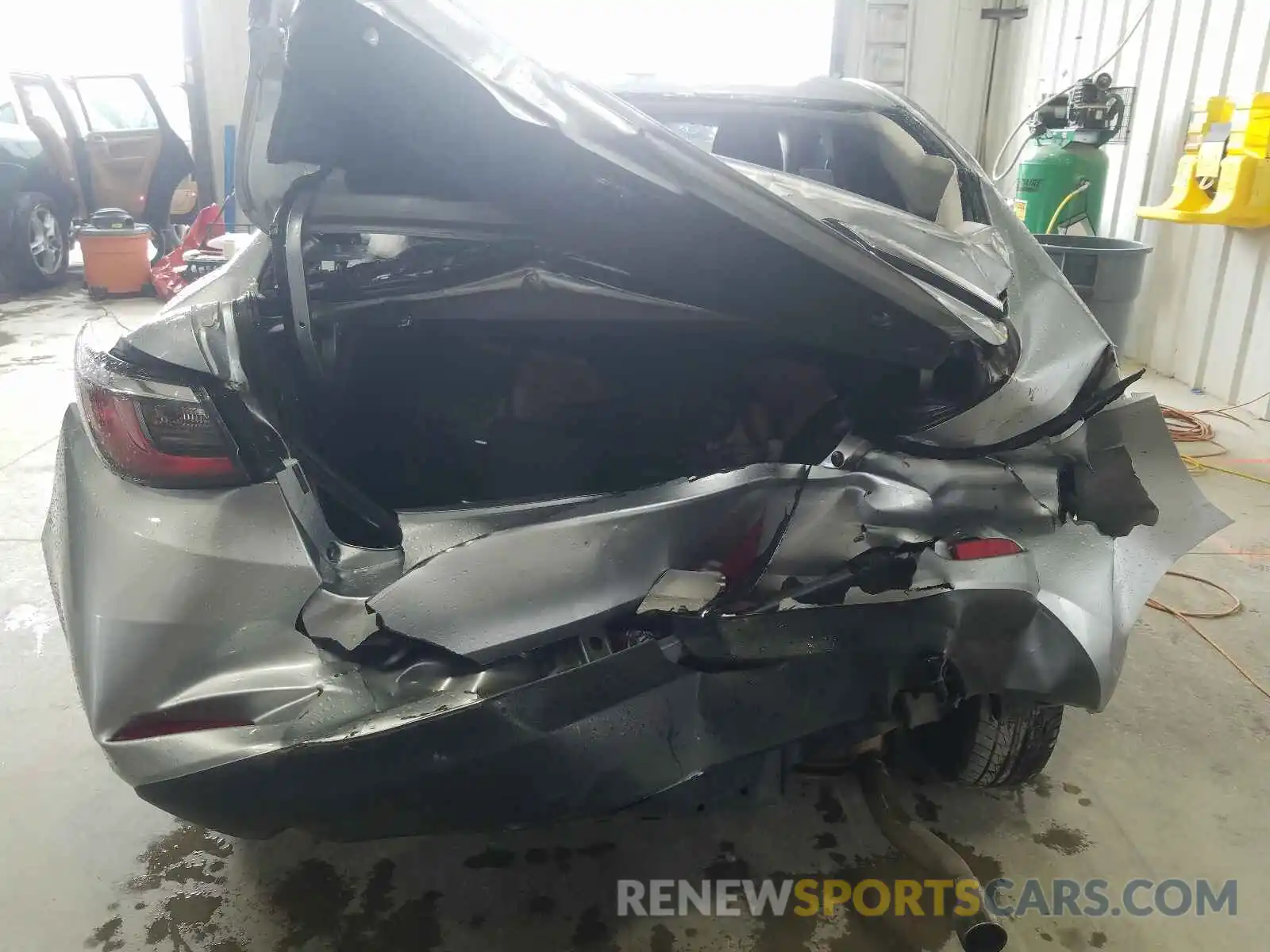 9 Photograph of a damaged car 3MYDLBYV6KY510819 TOYOTA YARIS 2019