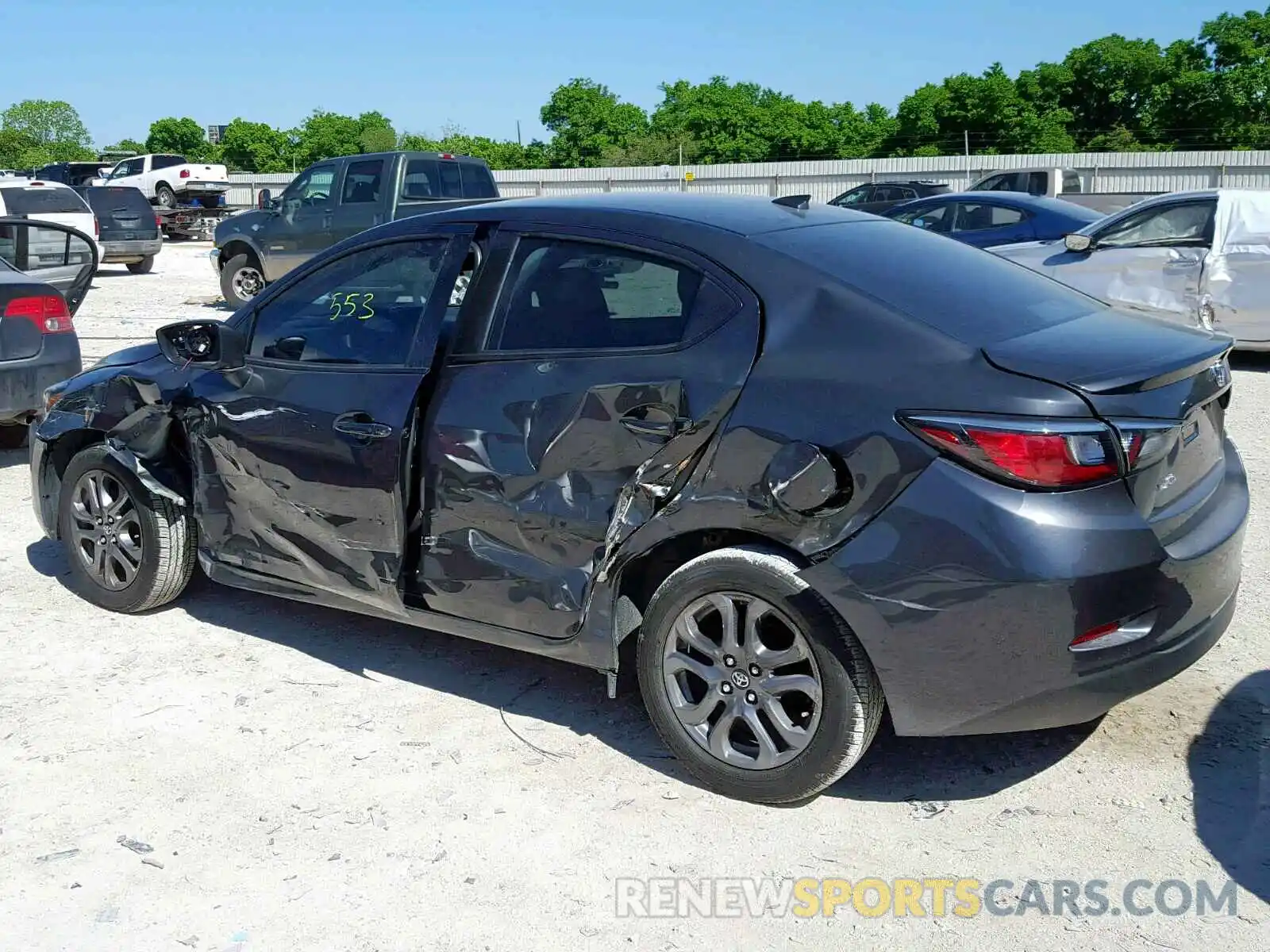 3 Photograph of a damaged car 3MYDLBYV6KY512067 TOYOTA YARIS 2019