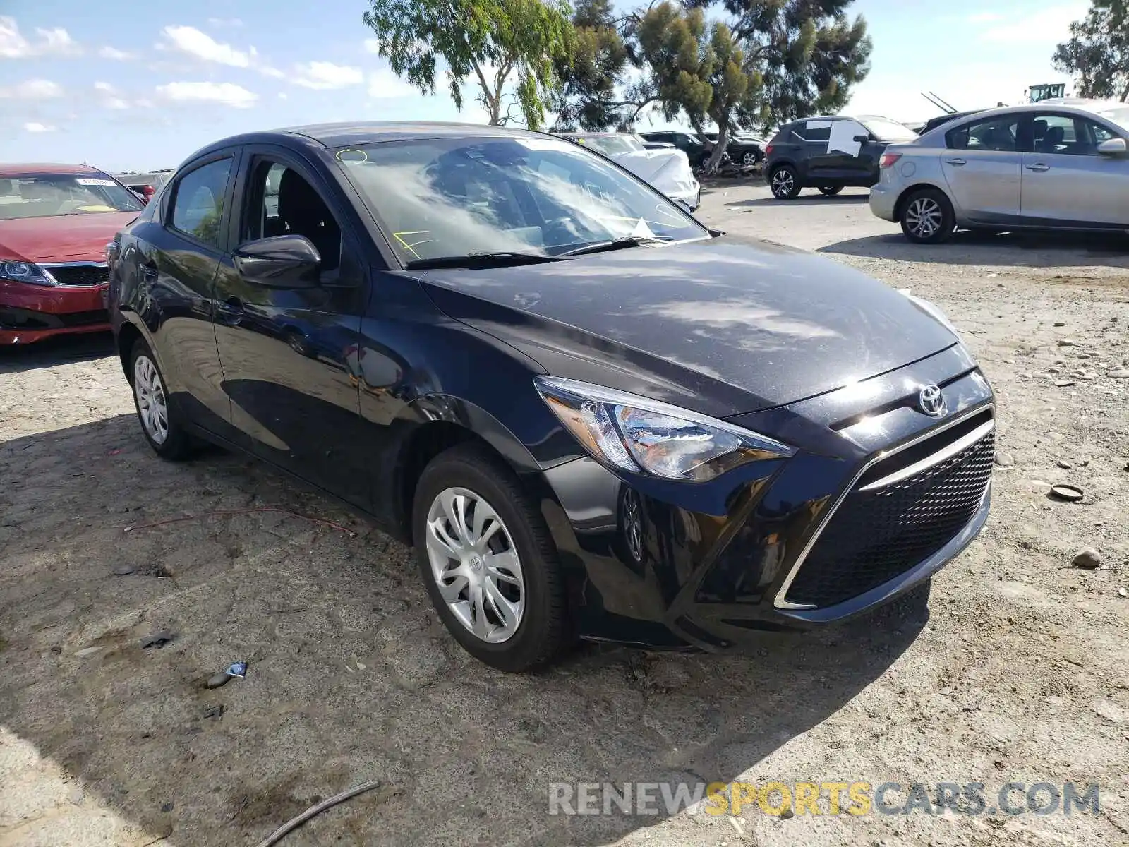 1 Photograph of a damaged car 3MYDLBYV6KY513445 TOYOTA YARIS 2019