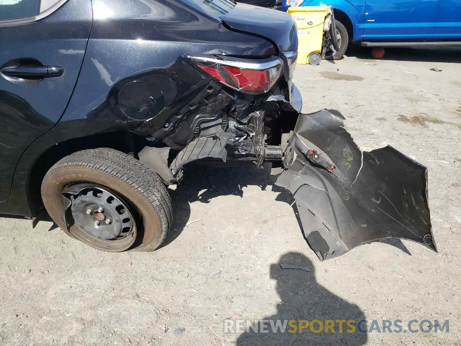 9 Photograph of a damaged car 3MYDLBYV6KY513445 TOYOTA YARIS 2019