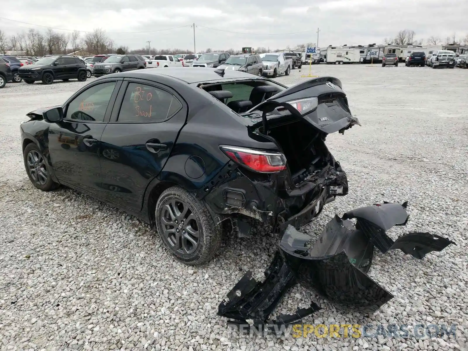 3 Photograph of a damaged car 3MYDLBYV6KY513591 TOYOTA YARIS 2019