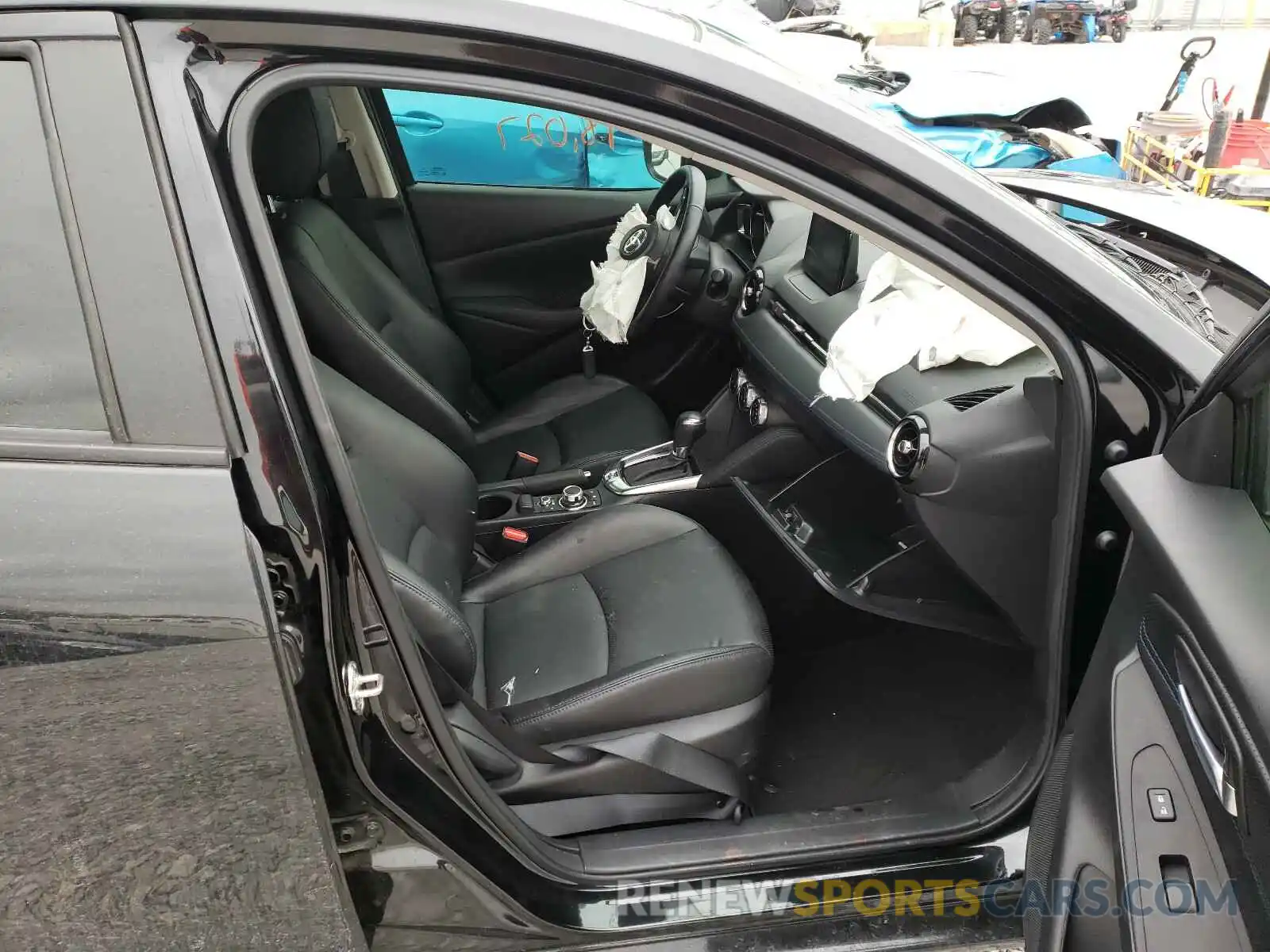 5 Photograph of a damaged car 3MYDLBYV6KY513591 TOYOTA YARIS 2019