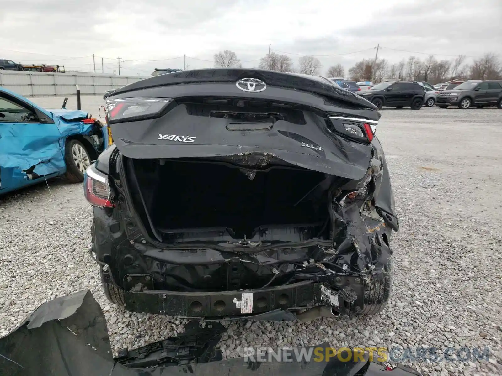 9 Photograph of a damaged car 3MYDLBYV6KY513591 TOYOTA YARIS 2019