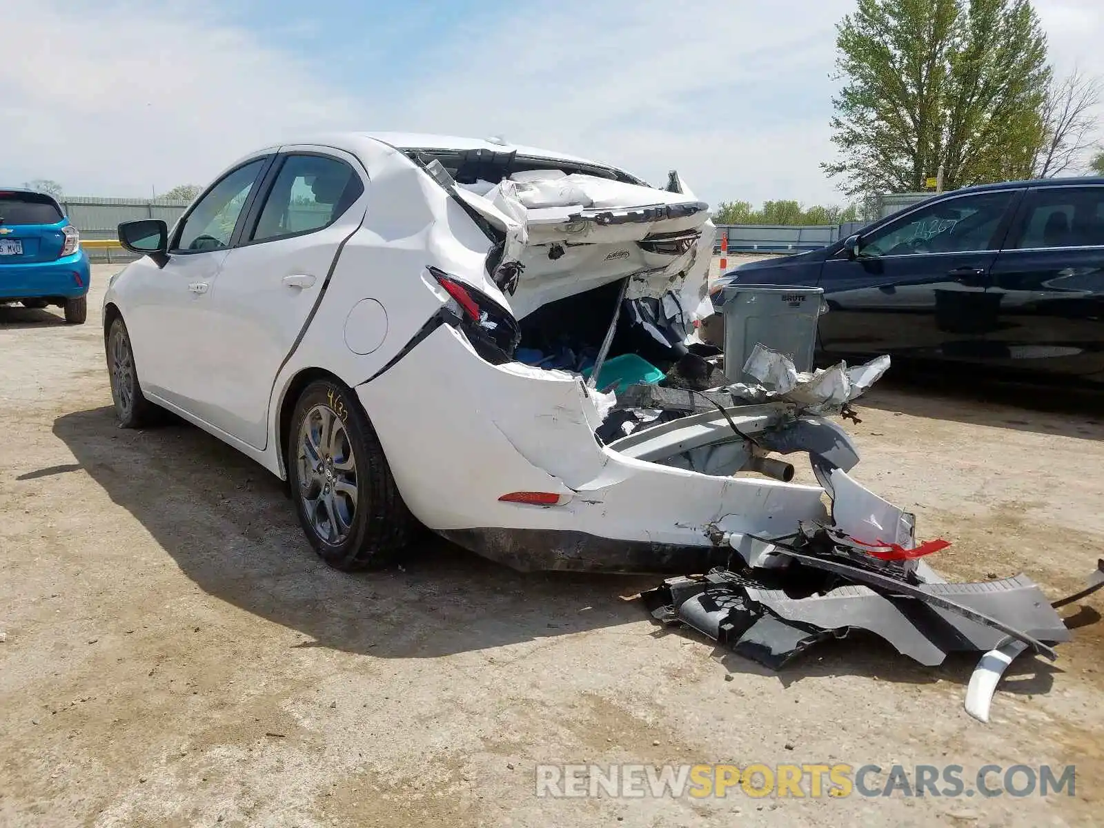 3 Photograph of a damaged car 3MYDLBYV6KY514336 TOYOTA YARIS 2019