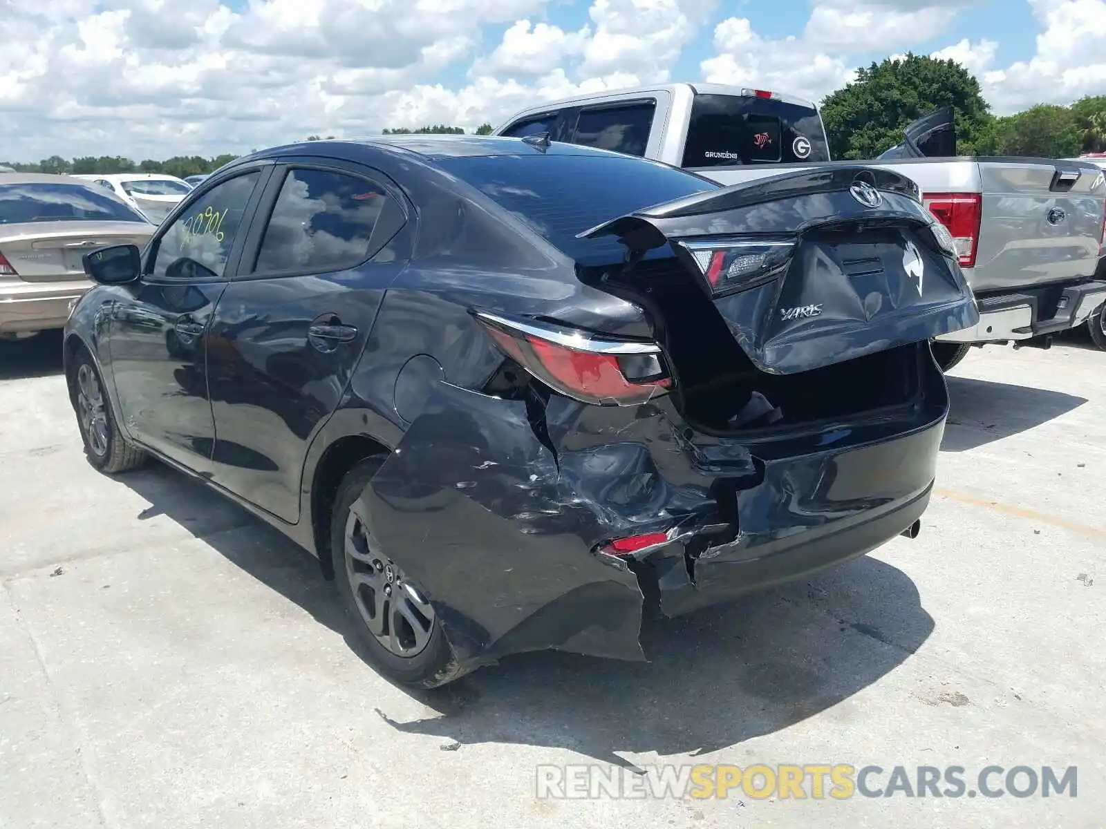 3 Photograph of a damaged car 3MYDLBYV6KY514756 TOYOTA YARIS 2019