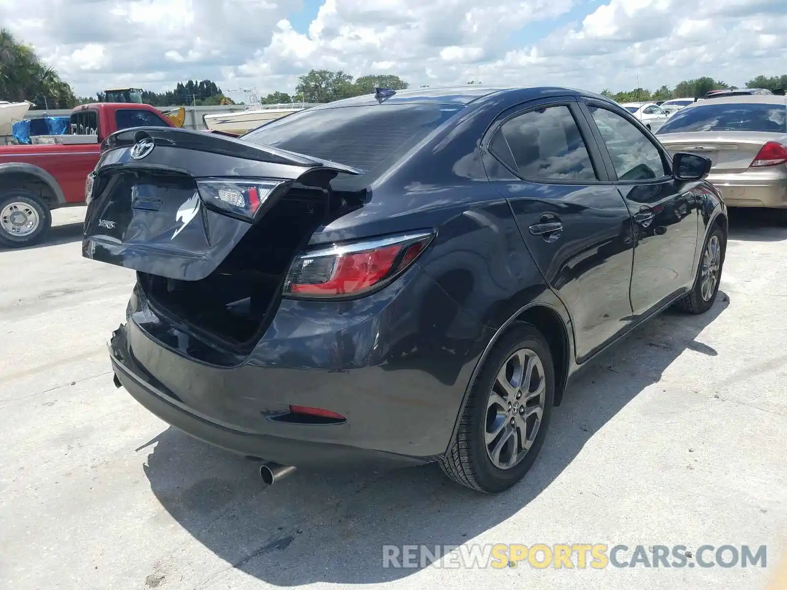 4 Photograph of a damaged car 3MYDLBYV6KY514756 TOYOTA YARIS 2019