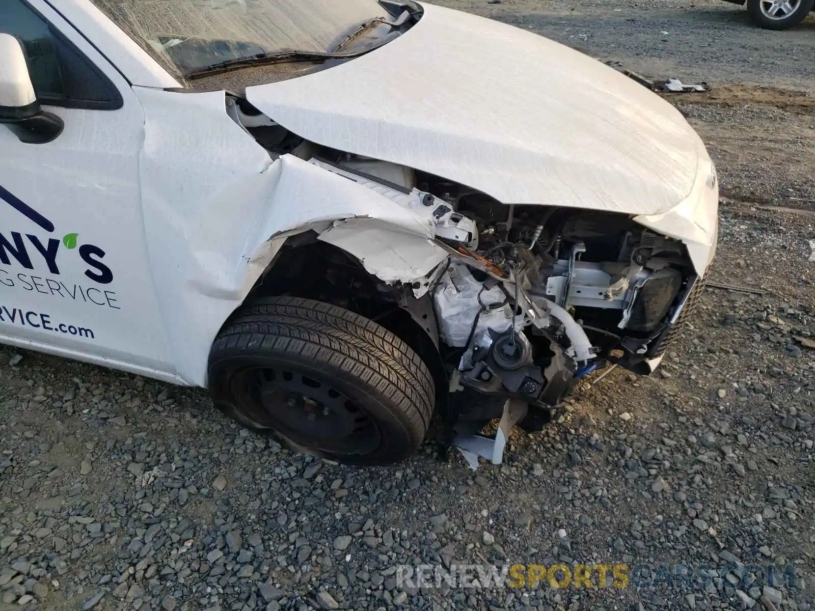 9 Photograph of a damaged car 3MYDLBYV6KY516524 TOYOTA YARIS 2019