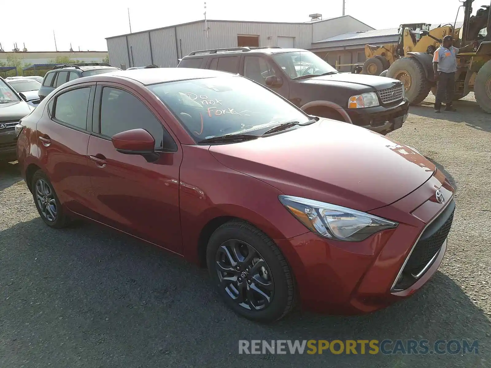 1 Photograph of a damaged car 3MYDLBYV6KY516670 TOYOTA YARIS 2019