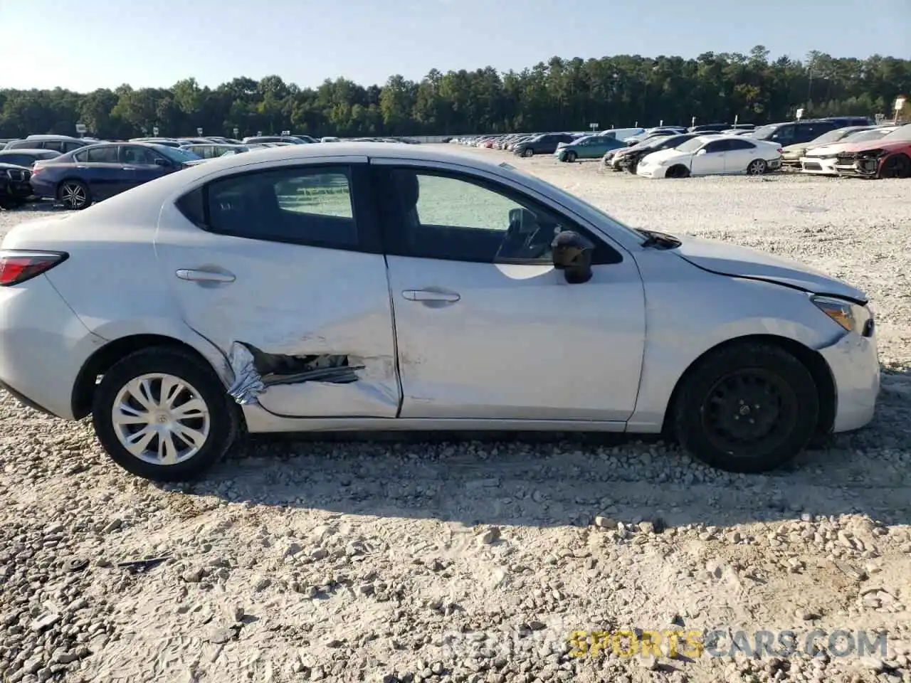 9 Photograph of a damaged car 3MYDLBYV6KY519147 TOYOTA YARIS 2019