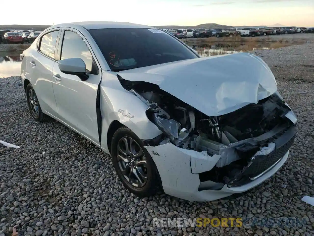 1 Photograph of a damaged car 3MYDLBYV6KY520086 TOYOTA YARIS 2019