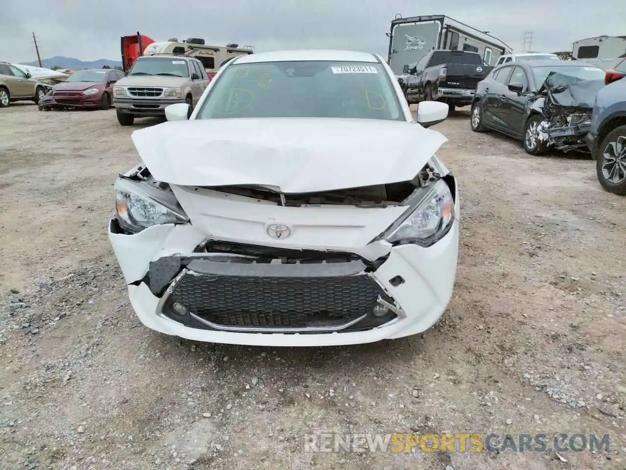 9 Photograph of a damaged car 3MYDLBYV6KY520427 TOYOTA YARIS 2019