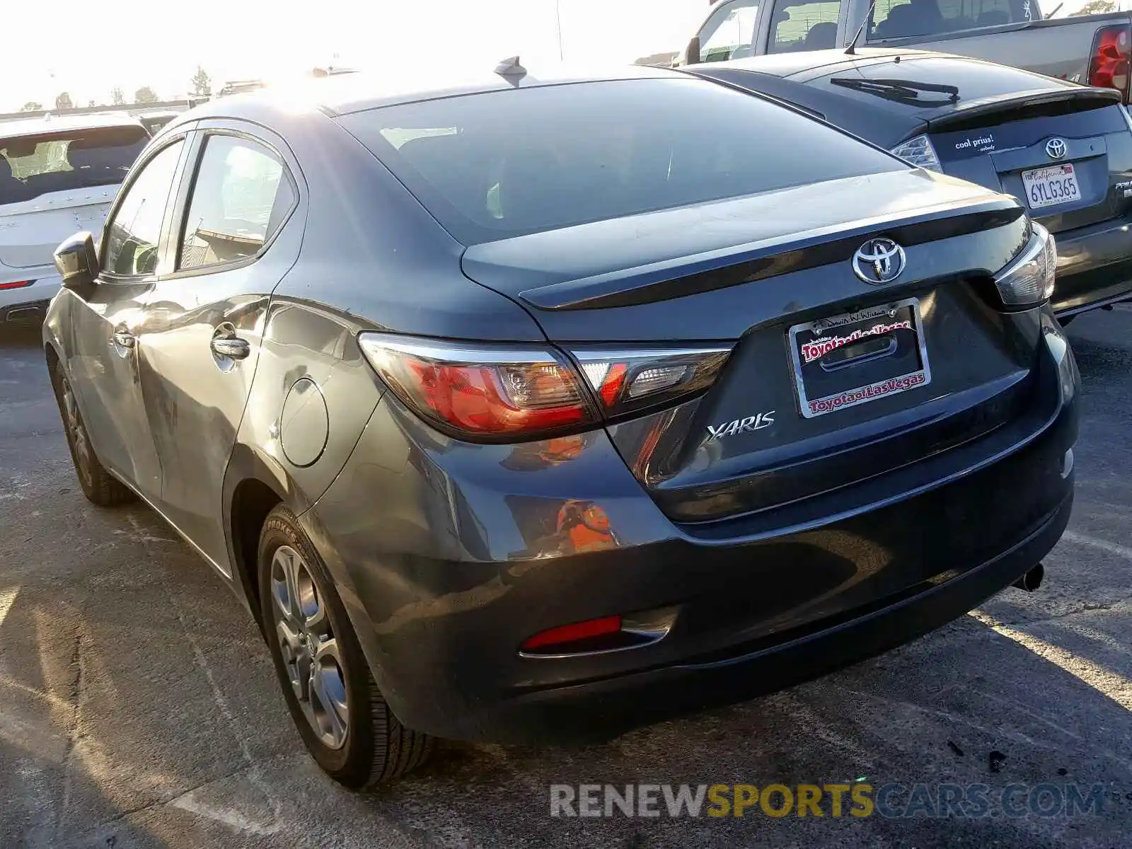 3 Photograph of a damaged car 3MYDLBYV6KY520430 TOYOTA YARIS 2019