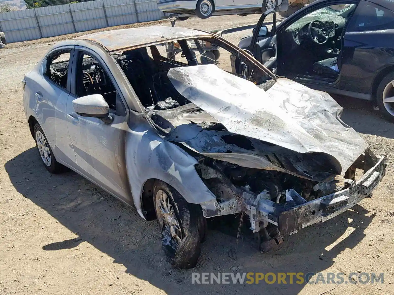 1 Photograph of a damaged car 3MYDLBYV6KY521626 TOYOTA YARIS 2019