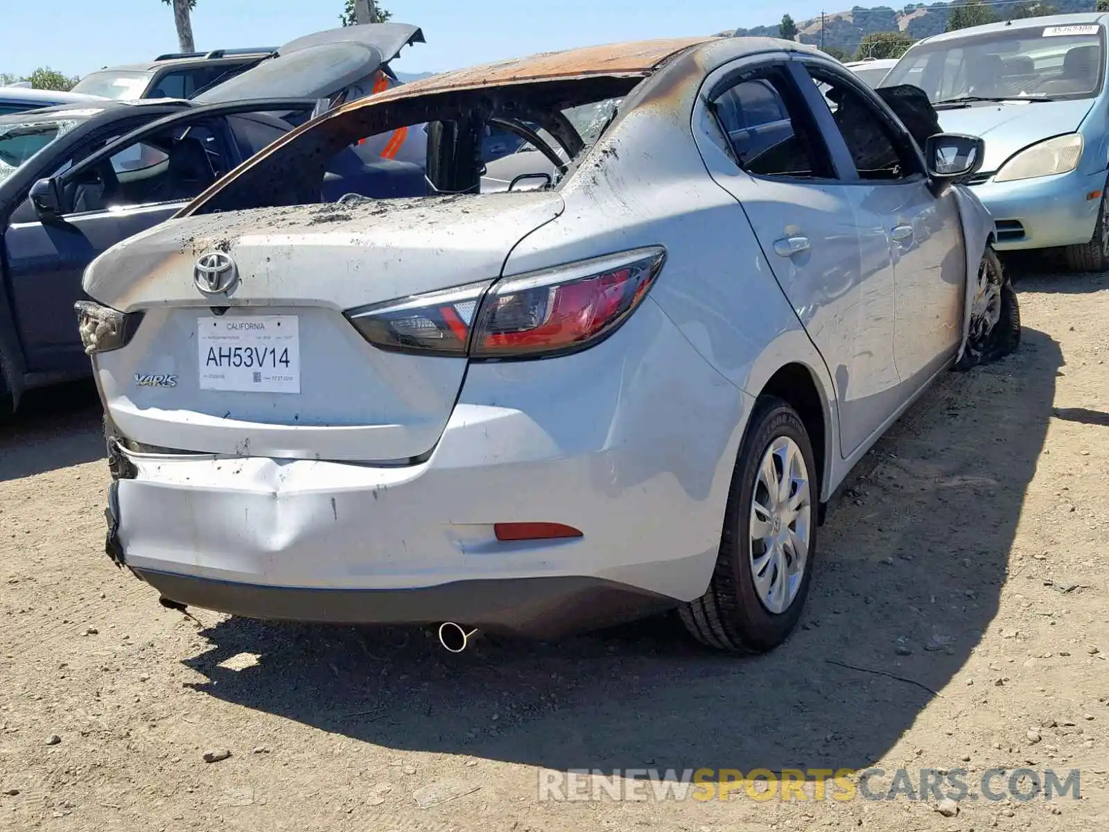 4 Photograph of a damaged car 3MYDLBYV6KY521626 TOYOTA YARIS 2019