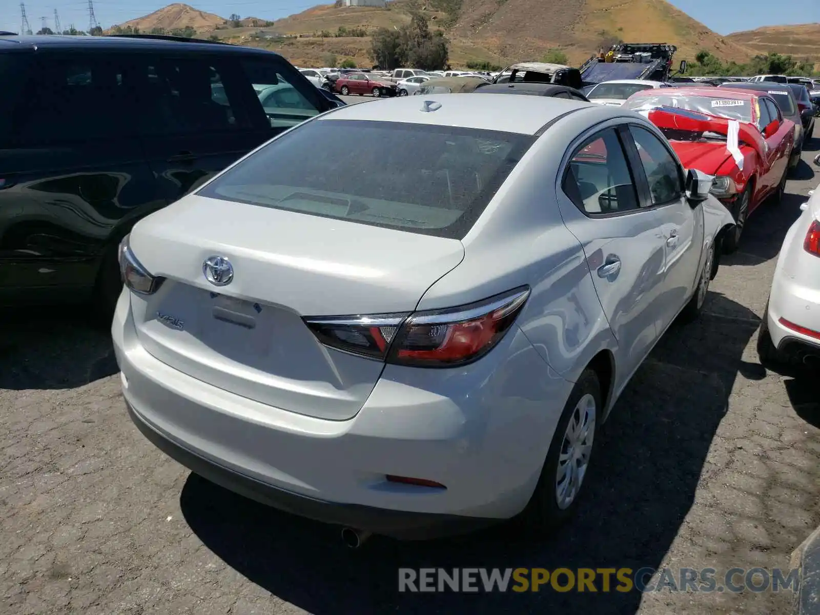 4 Photograph of a damaged car 3MYDLBYV6KY522534 TOYOTA YARIS 2019