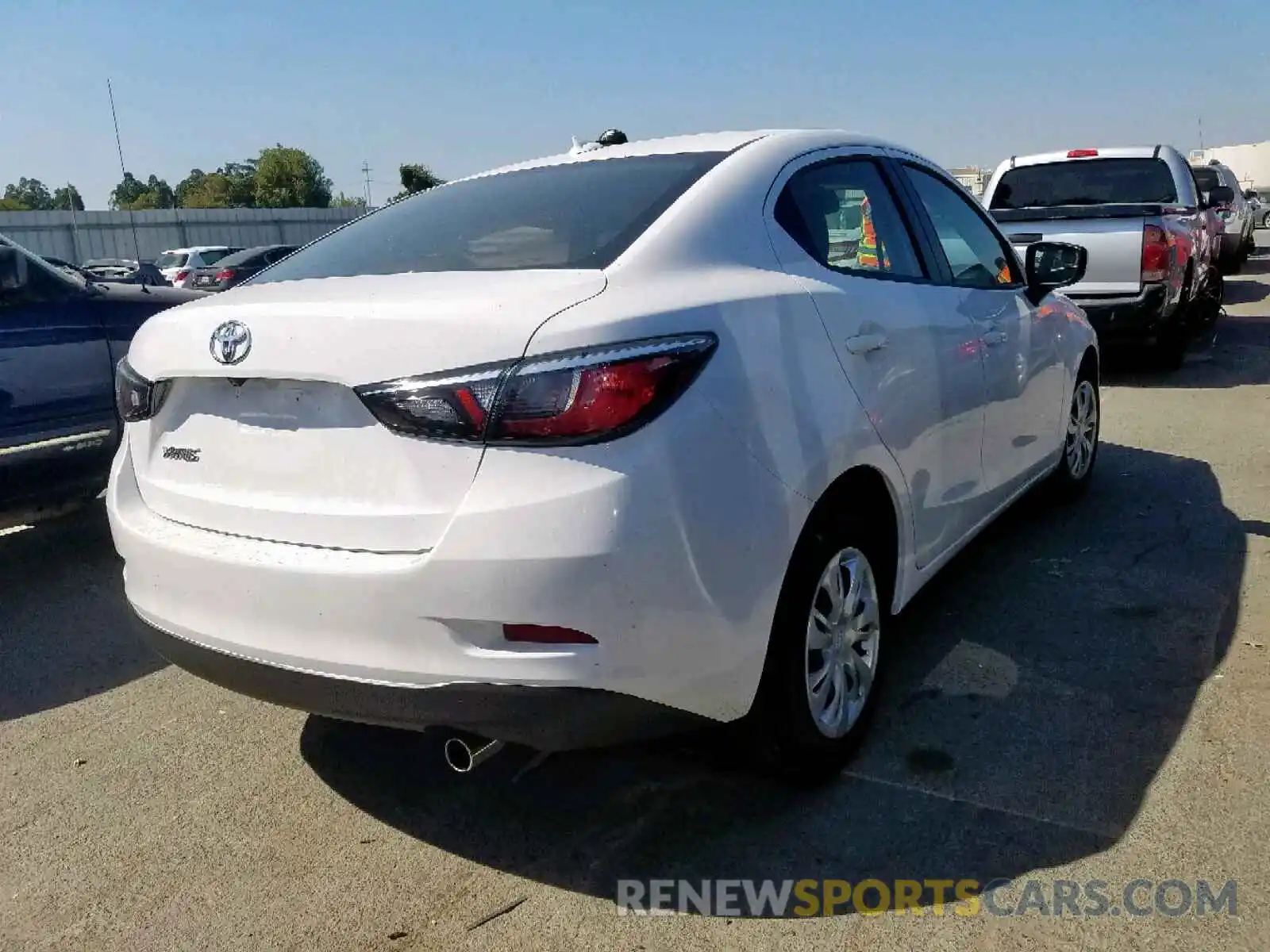 4 Photograph of a damaged car 3MYDLBYV6KY524171 TOYOTA YARIS 2019