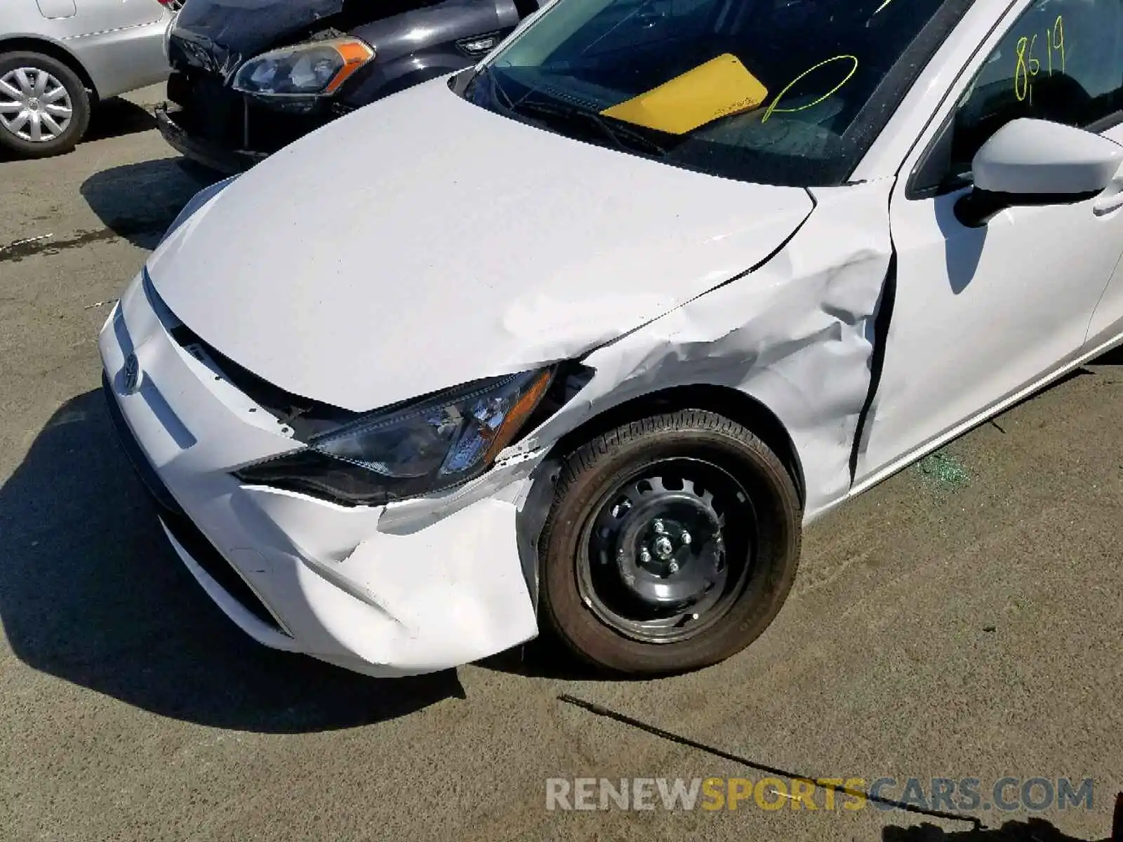 9 Photograph of a damaged car 3MYDLBYV6KY524171 TOYOTA YARIS 2019