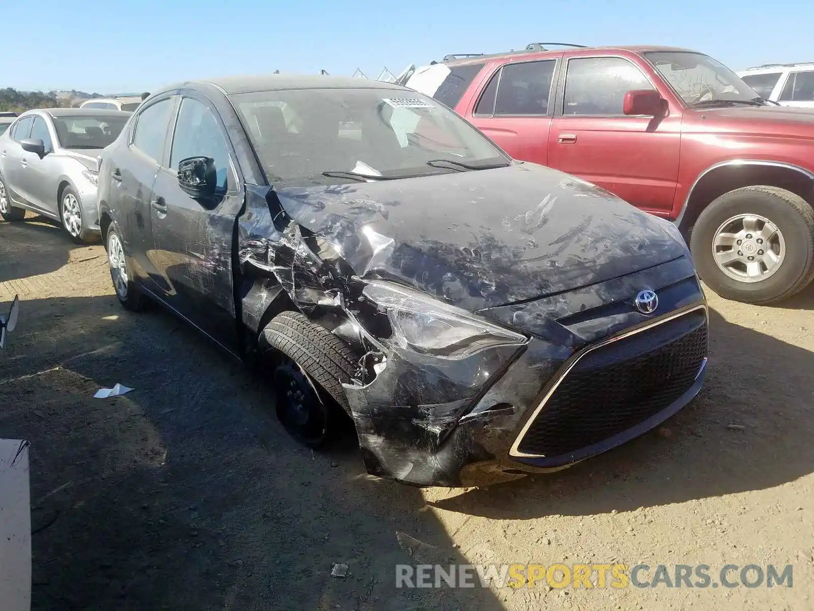 1 Photograph of a damaged car 3MYDLBYV6KY525353 TOYOTA YARIS 2019