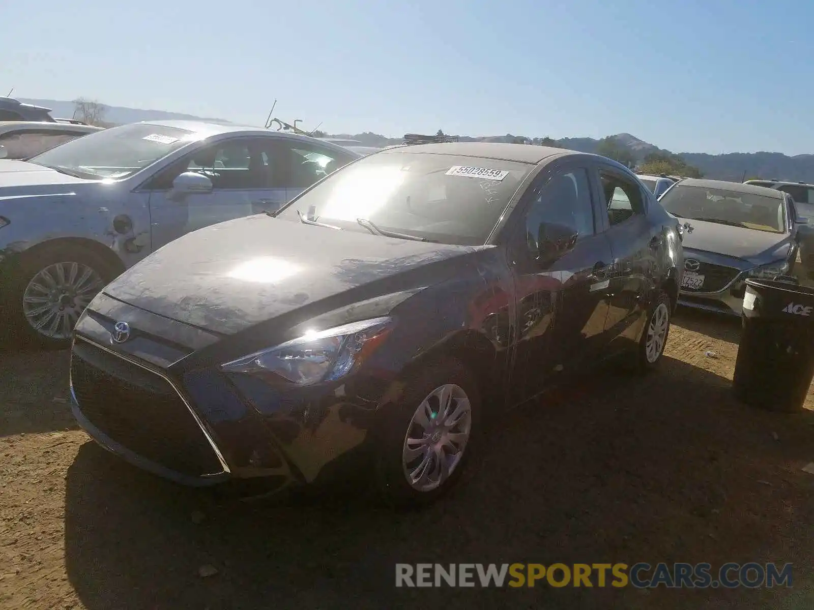 2 Photograph of a damaged car 3MYDLBYV6KY525353 TOYOTA YARIS 2019