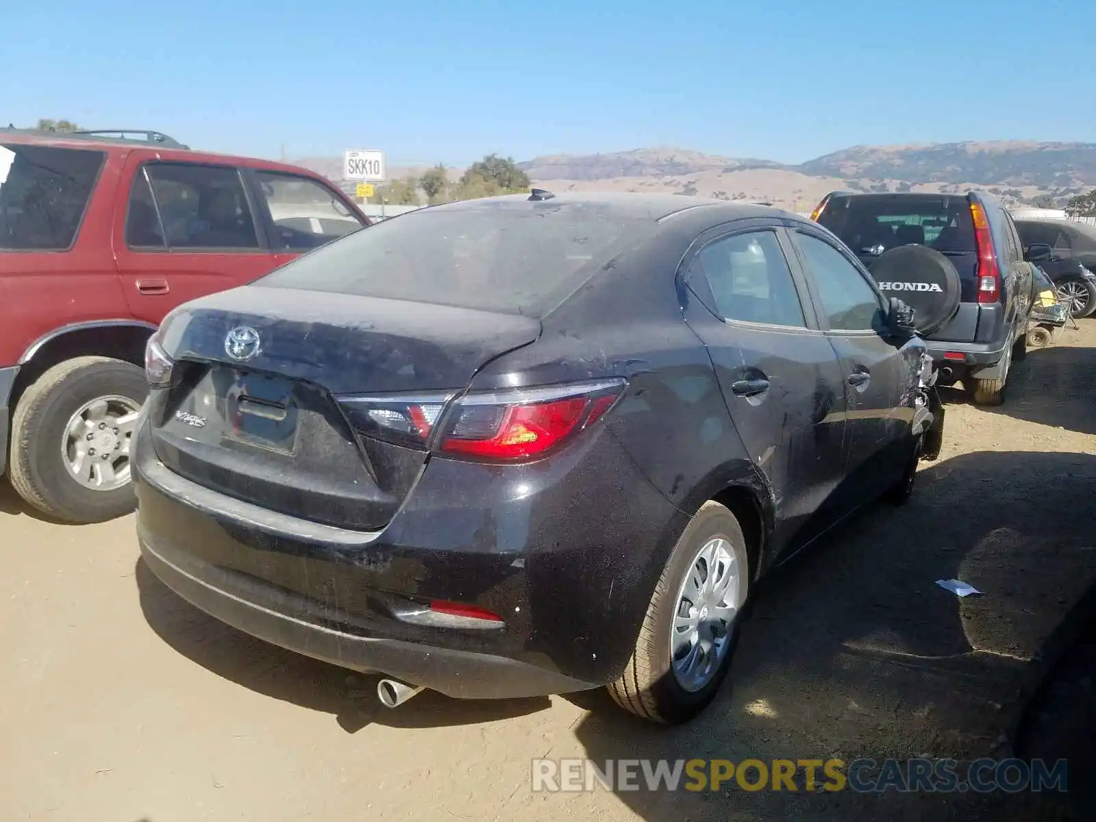 4 Photograph of a damaged car 3MYDLBYV6KY525353 TOYOTA YARIS 2019