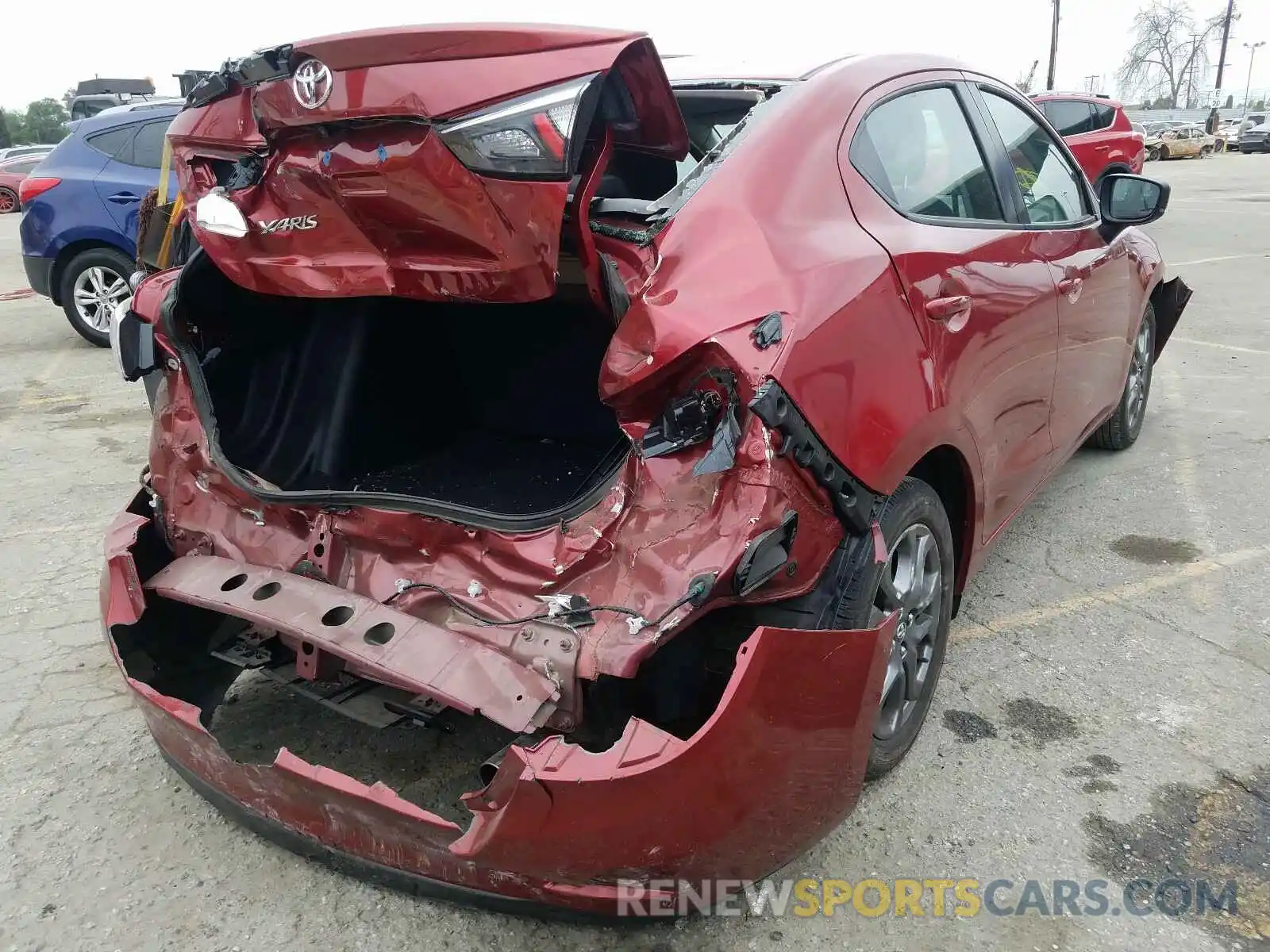 4 Photograph of a damaged car 3MYDLBYV6KY525840 TOYOTA YARIS 2019