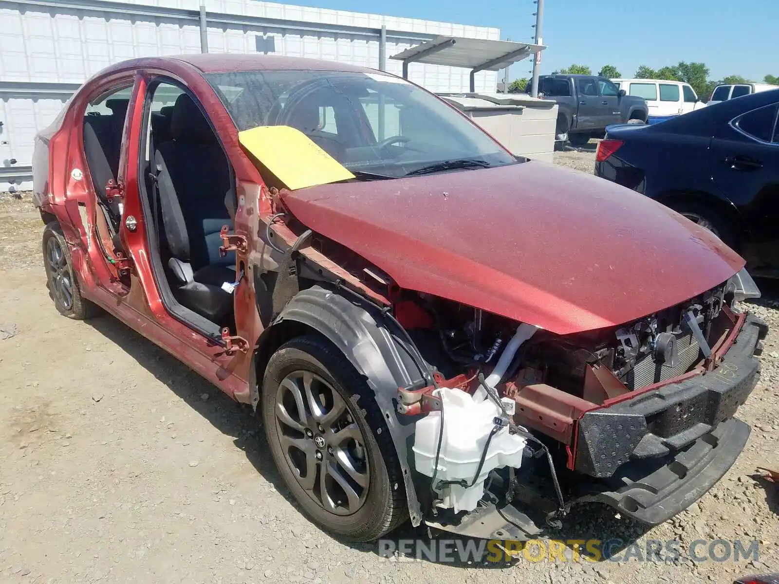 1 Photograph of a damaged car 3MYDLBYV6KY525935 TOYOTA YARIS 2019