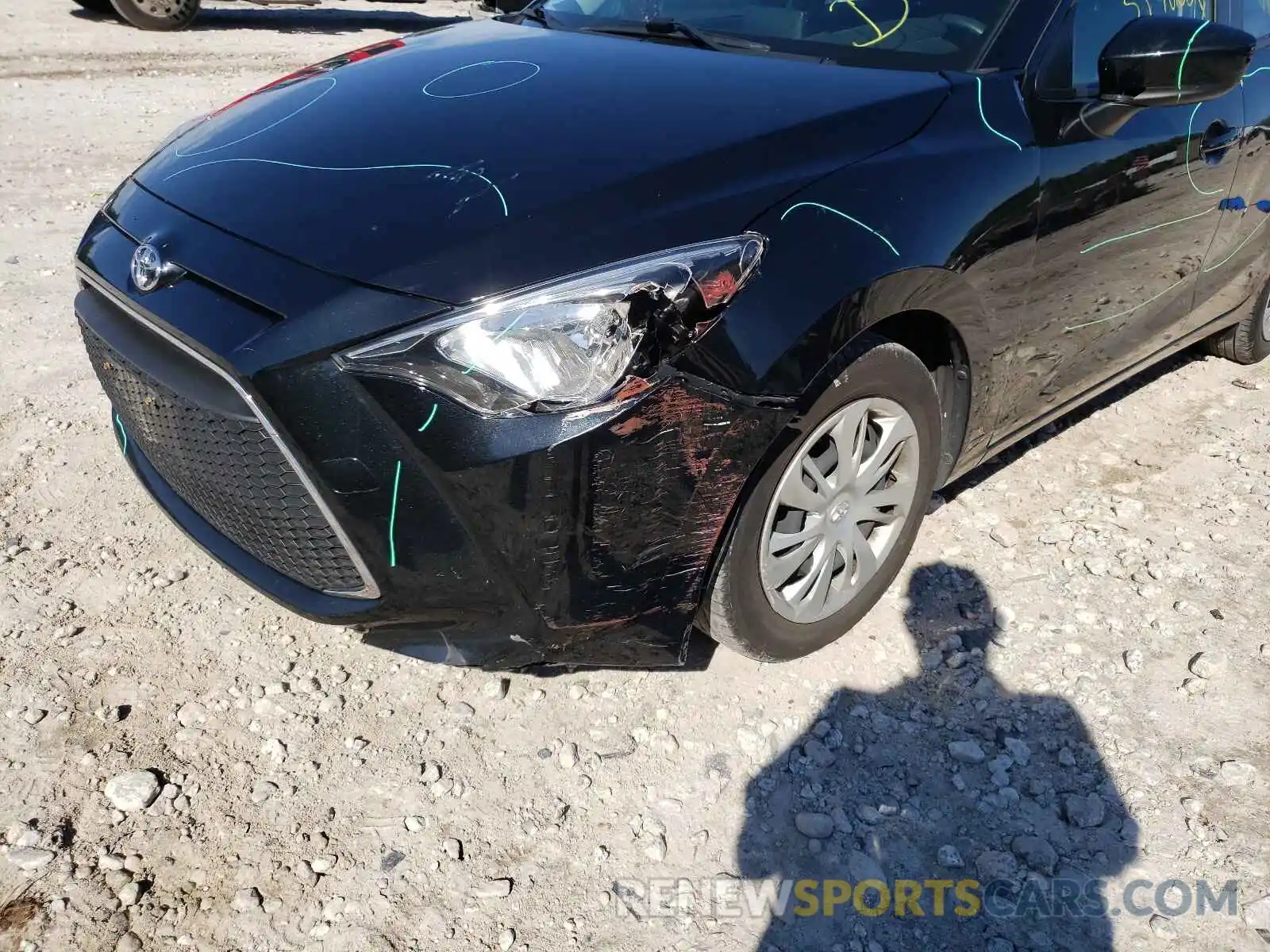 9 Photograph of a damaged car 3MYDLBYV6KY526146 TOYOTA YARIS 2019