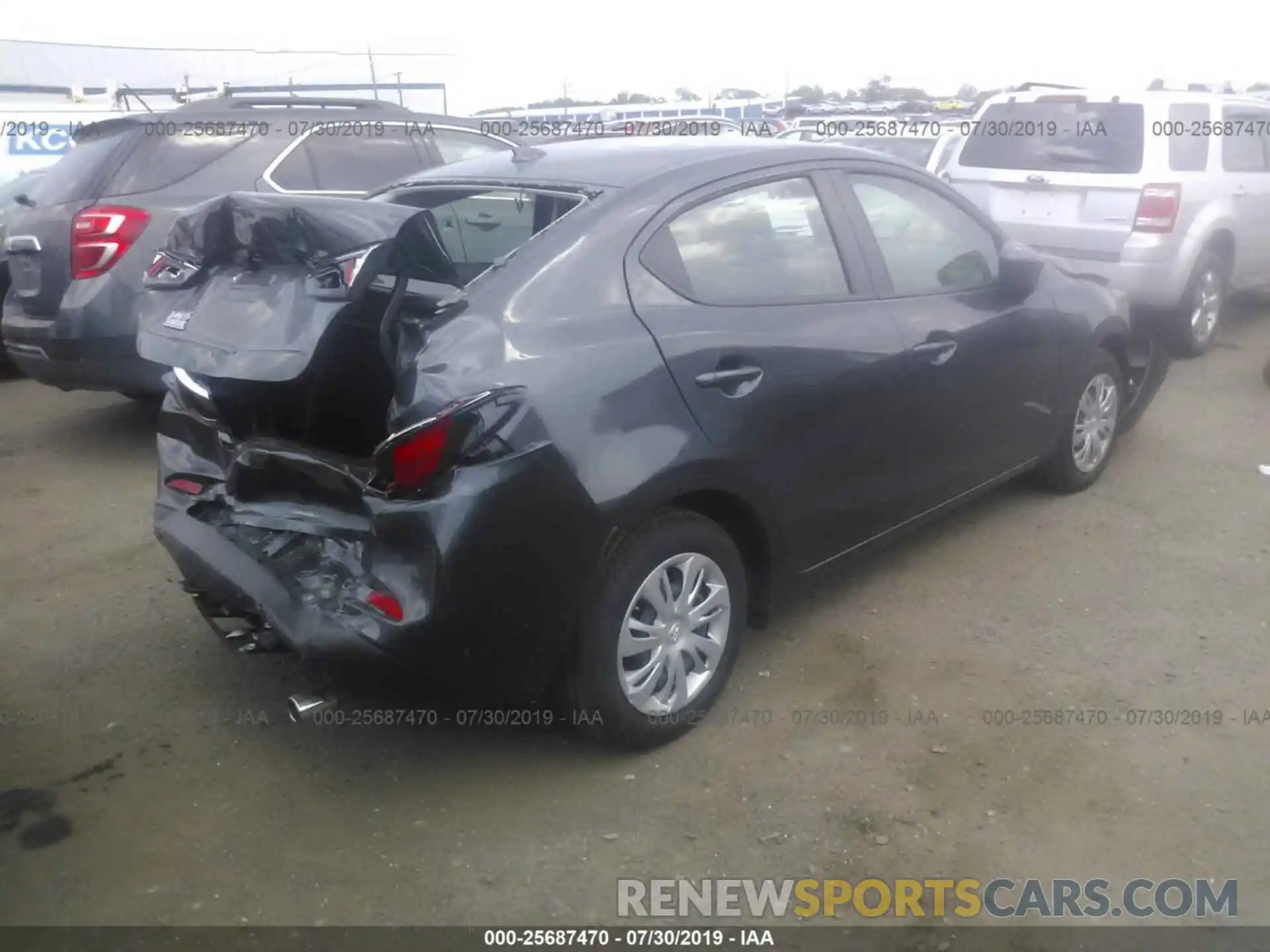 4 Photograph of a damaged car 3MYDLBYV6KY526647 TOYOTA YARIS 2019