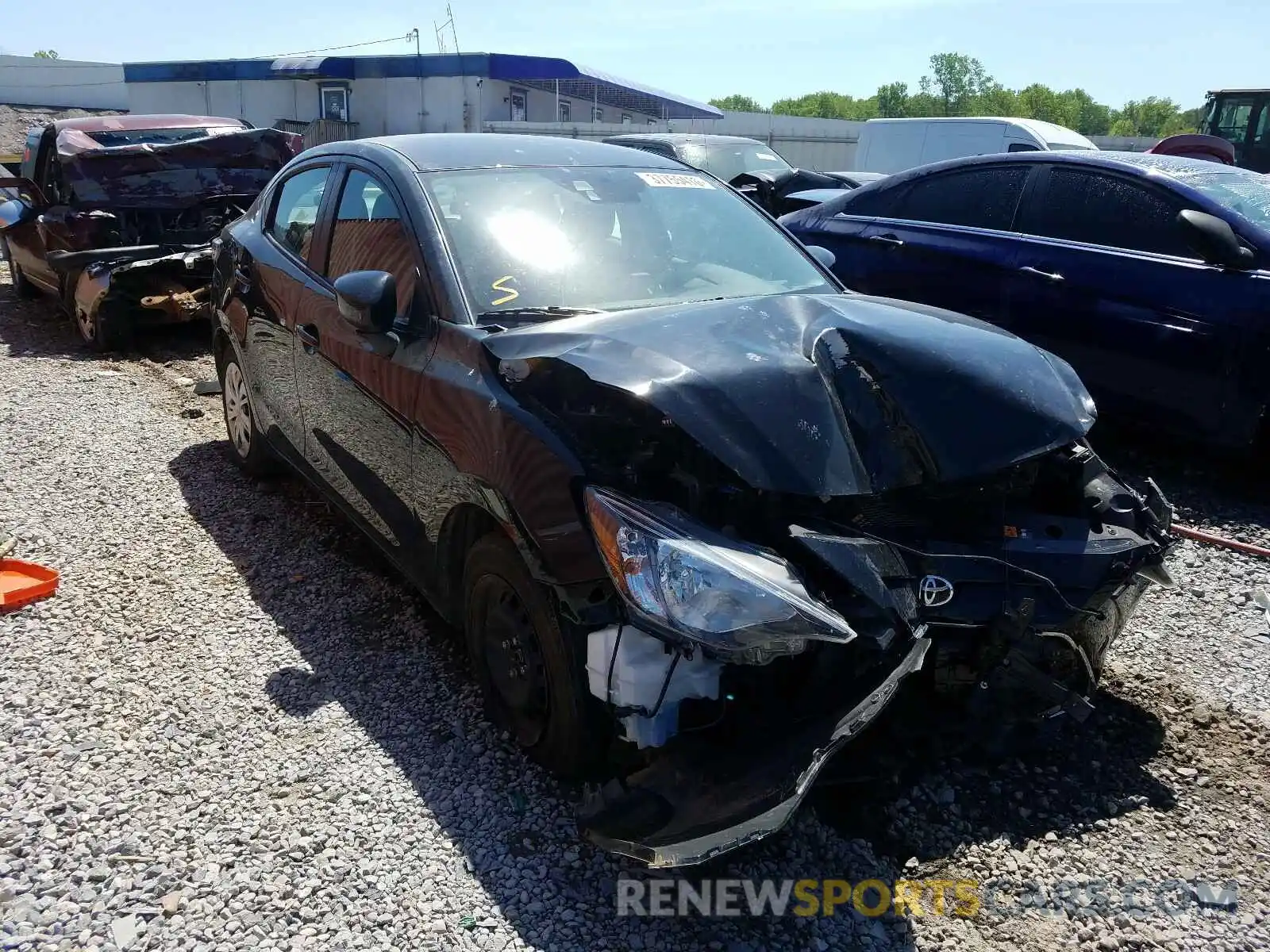 1 Photograph of a damaged car 3MYDLBYV6KY527572 TOYOTA YARIS 2019