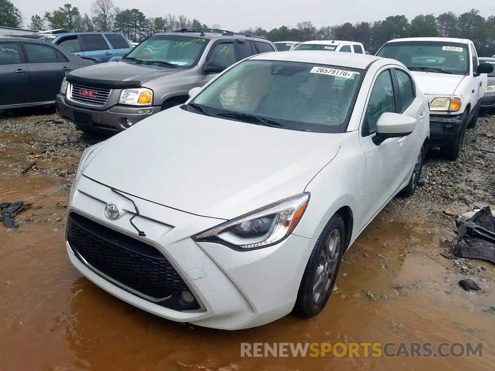 2 Photograph of a damaged car 3MYDLBYV7KY500638 TOYOTA YARIS 2019