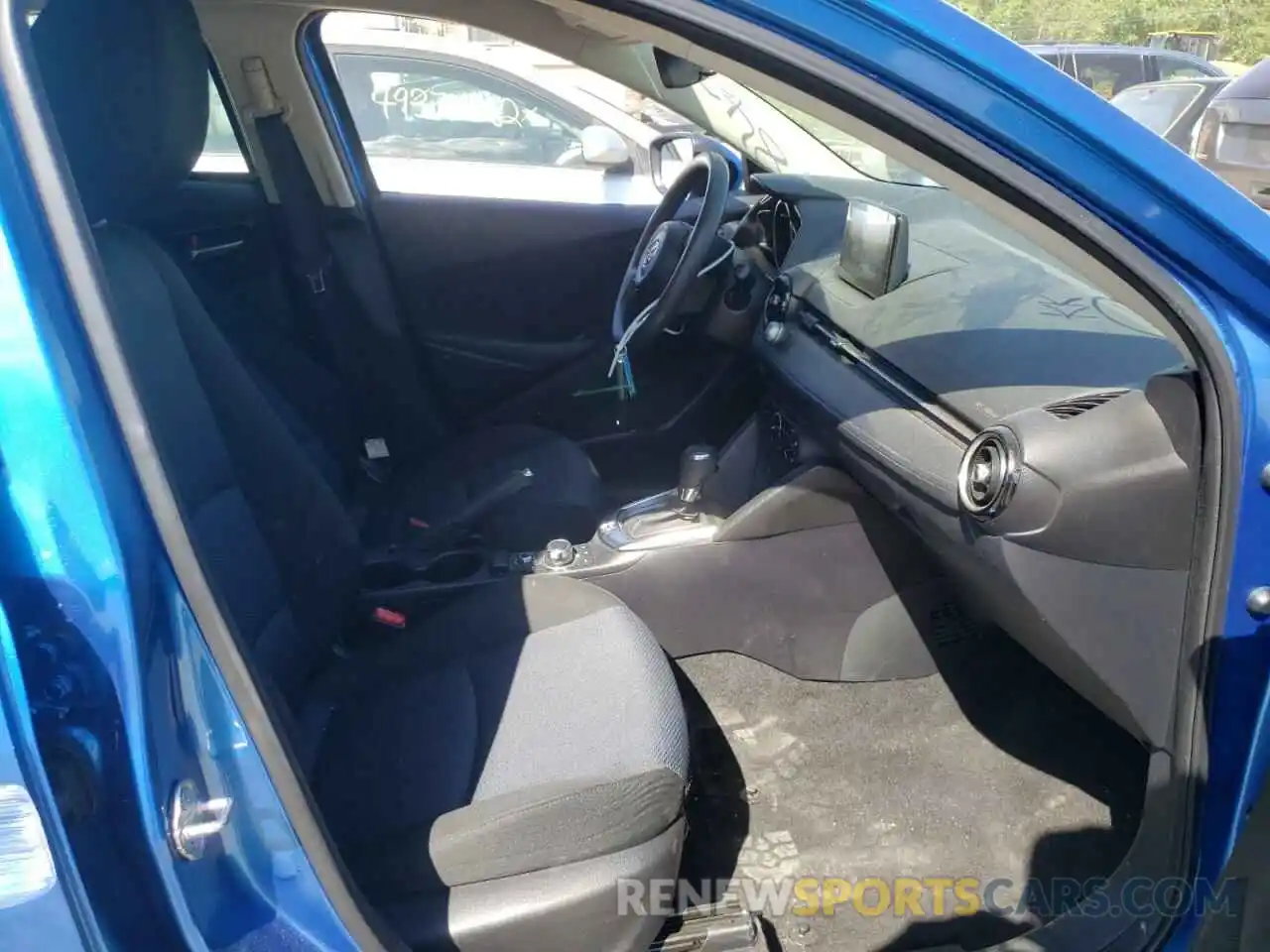 5 Photograph of a damaged car 3MYDLBYV7KY500915 TOYOTA YARIS 2019