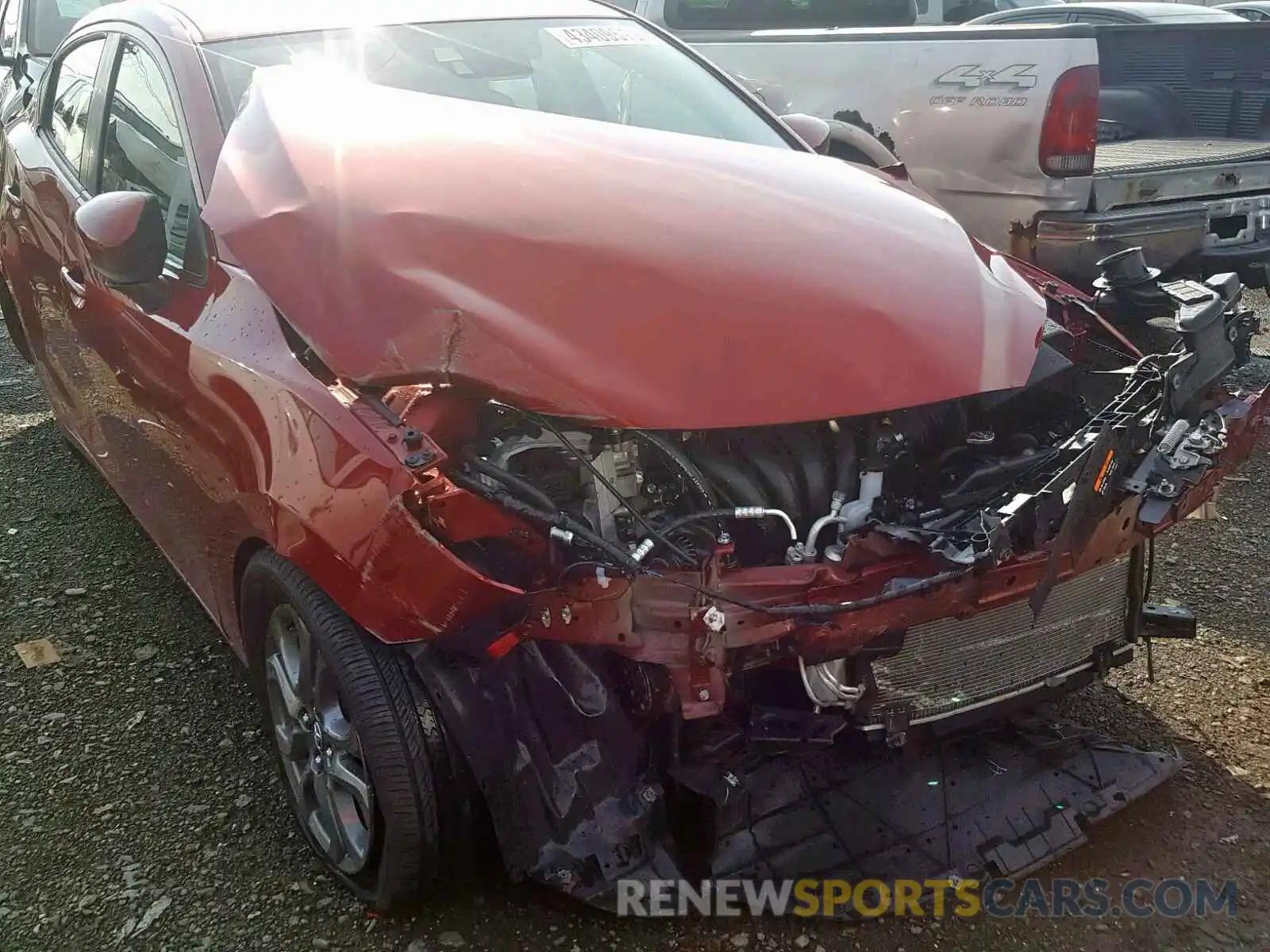 9 Photograph of a damaged car 3MYDLBYV7KY506410 TOYOTA YARIS 2019