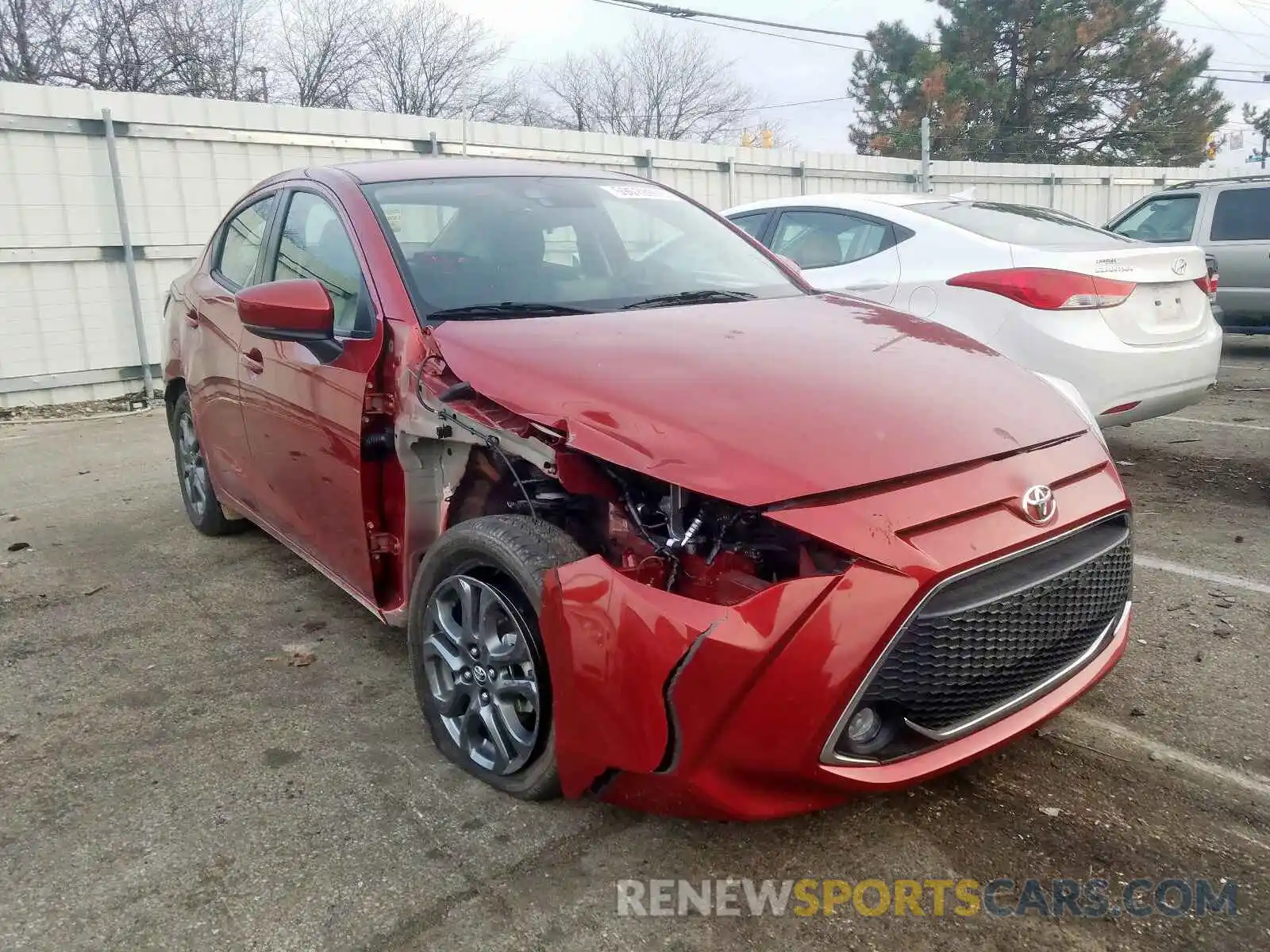 1 Photograph of a damaged car 3MYDLBYV7KY507055 TOYOTA YARIS 2019