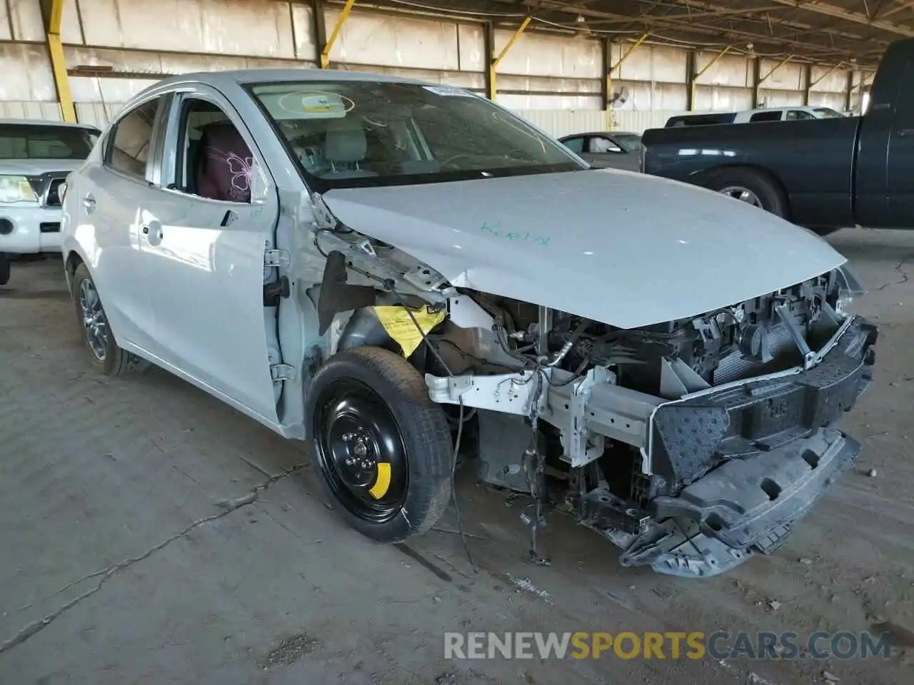 1 Photograph of a damaged car 3MYDLBYV7KY507105 TOYOTA YARIS 2019