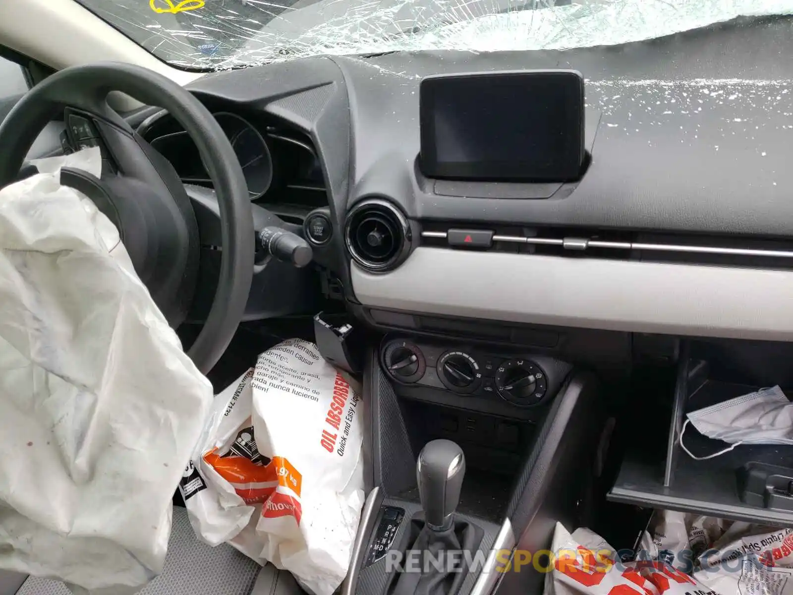 9 Photograph of a damaged car 3MYDLBYV7KY507587 TOYOTA YARIS 2019