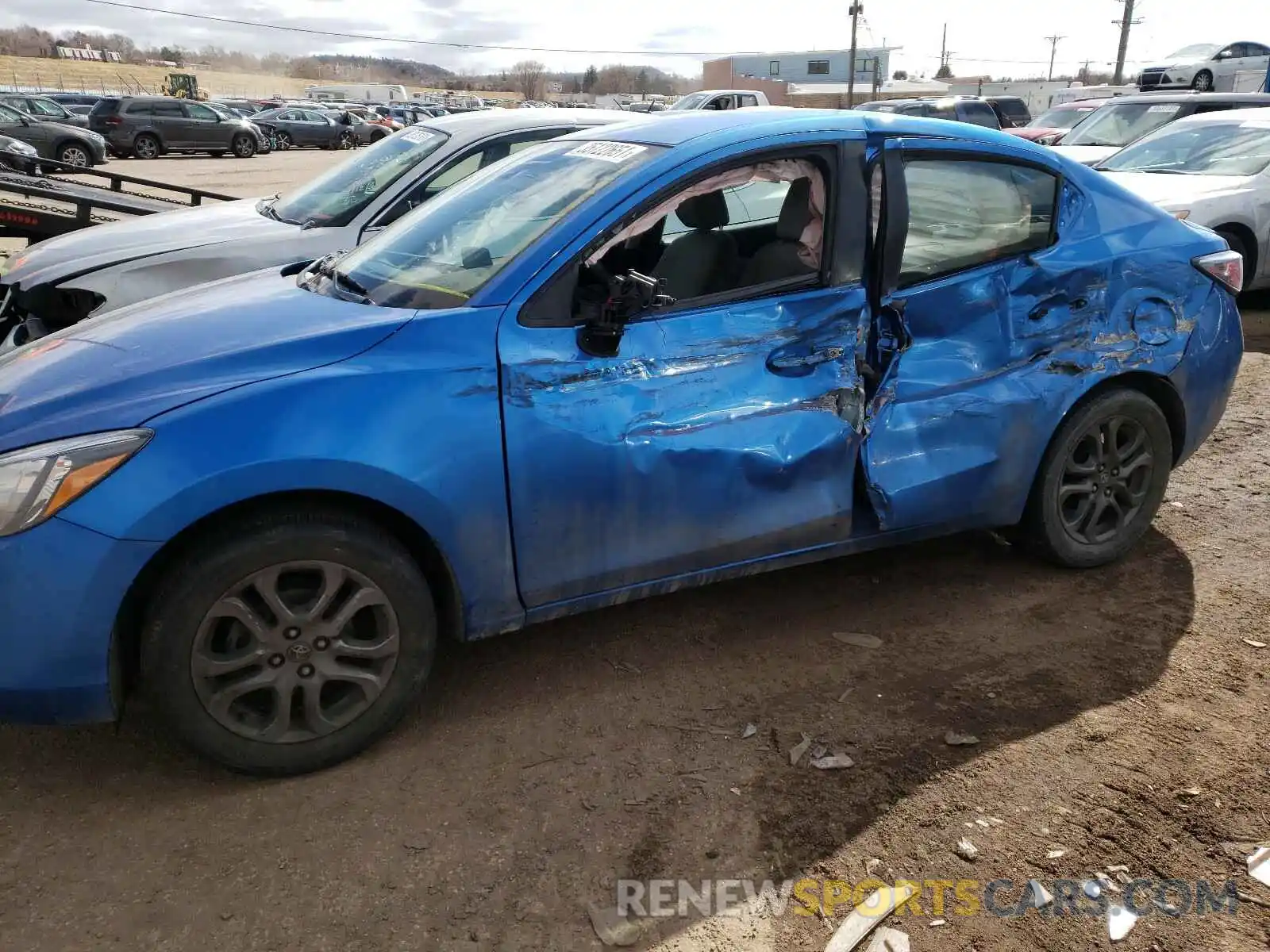 9 Photograph of a damaged car 3MYDLBYV7KY507640 TOYOTA YARIS 2019