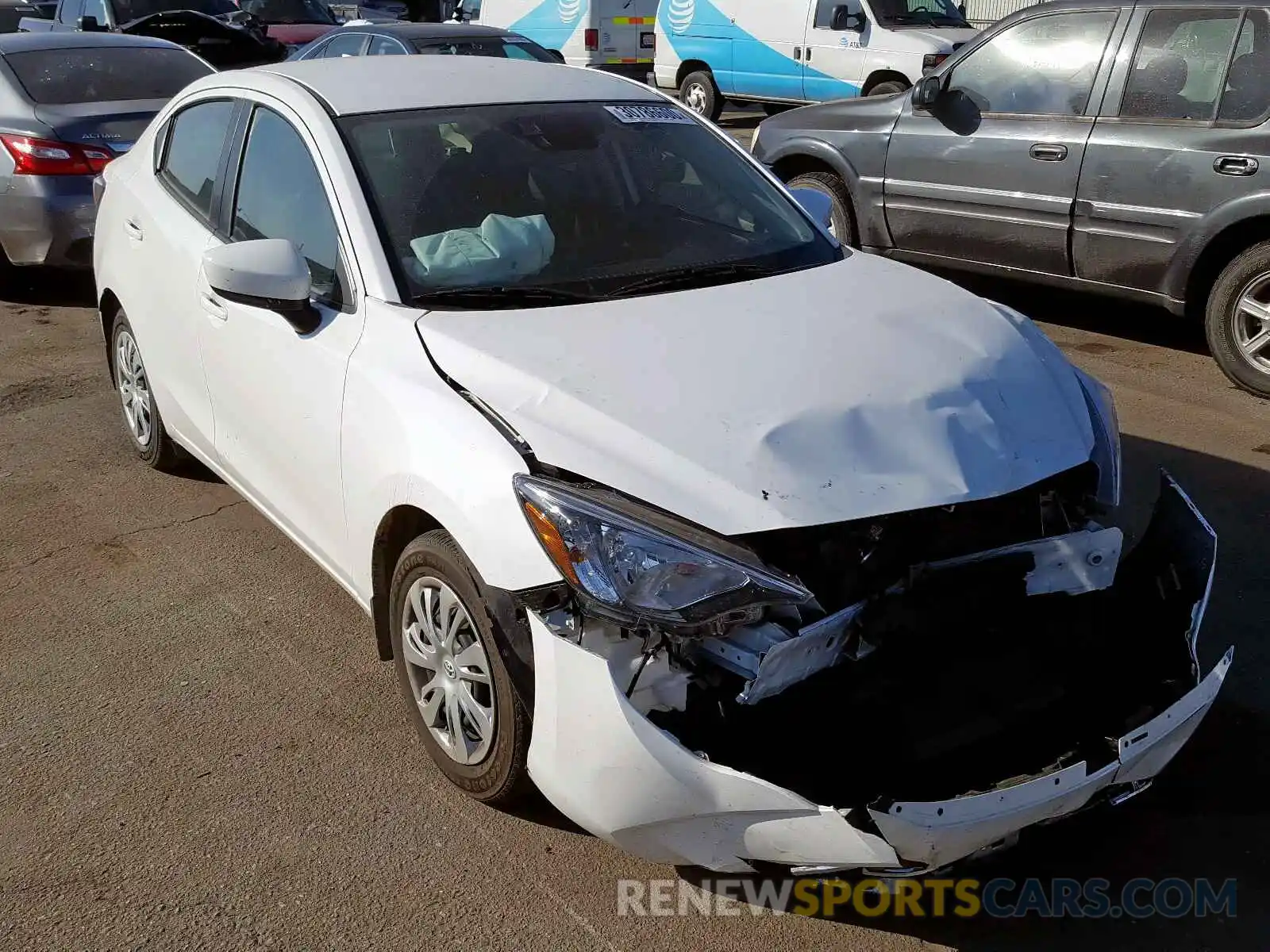 1 Photograph of a damaged car 3MYDLBYV7KY509226 TOYOTA YARIS 2019