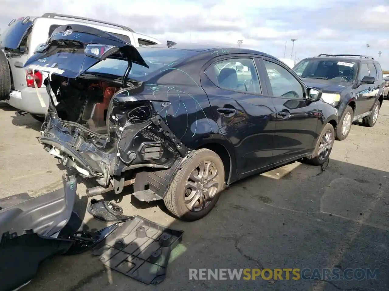 4 Photograph of a damaged car 3MYDLBYV7KY510313 TOYOTA YARIS 2019