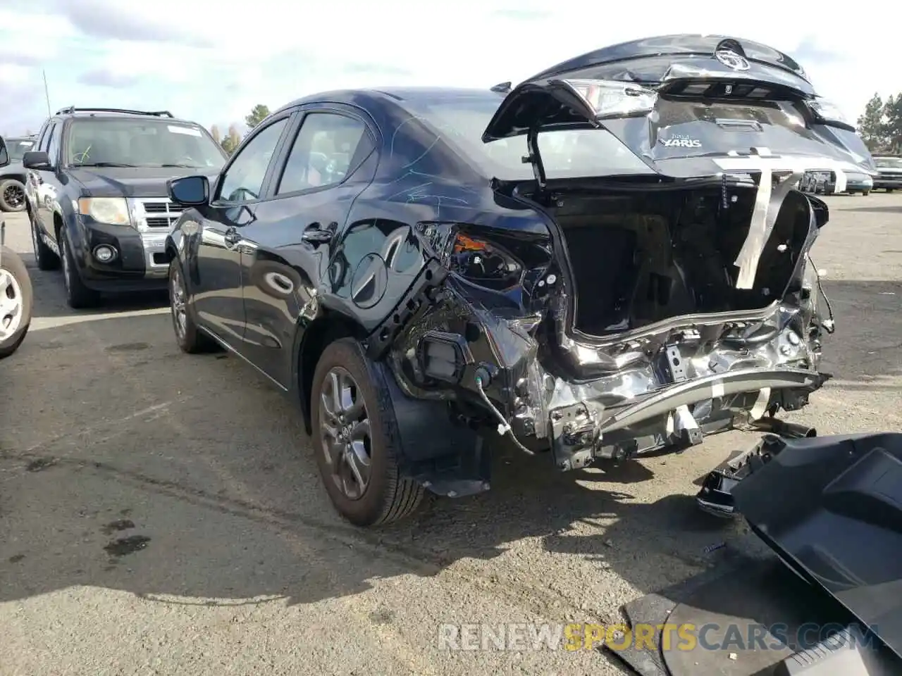 9 Photograph of a damaged car 3MYDLBYV7KY510313 TOYOTA YARIS 2019