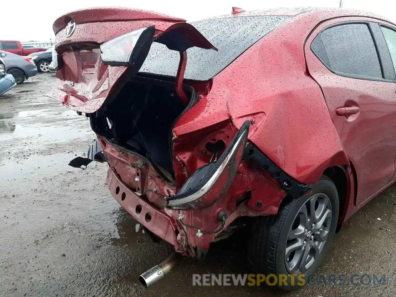 9 Photograph of a damaged car 3MYDLBYV7KY513552 TOYOTA YARIS 2019